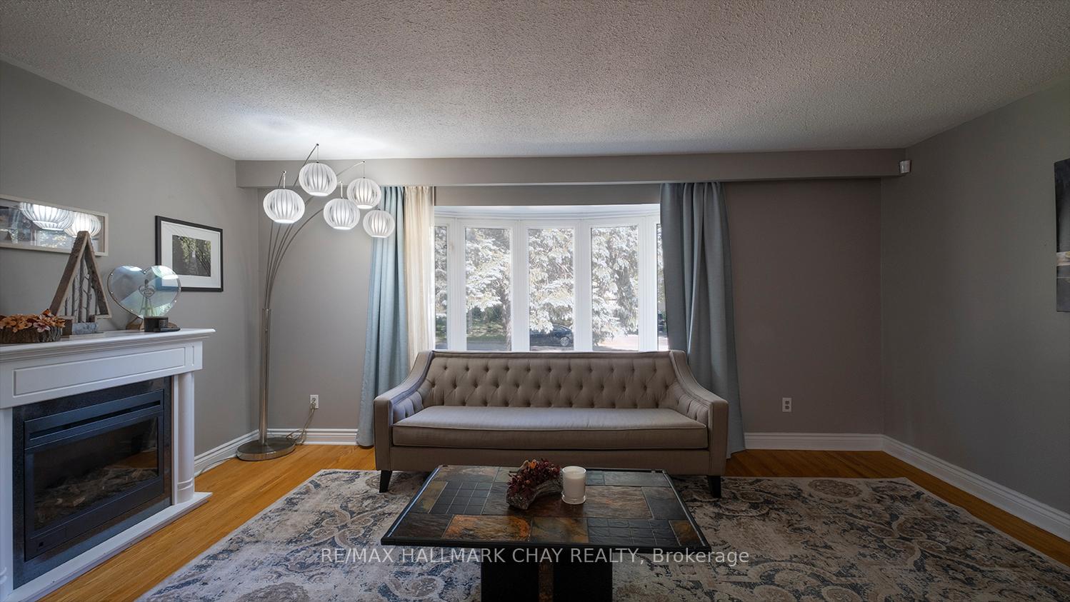 Photo 16 of 151 Orchard Heights Boulevard, Aurora, Aurora Heights — HOMEH