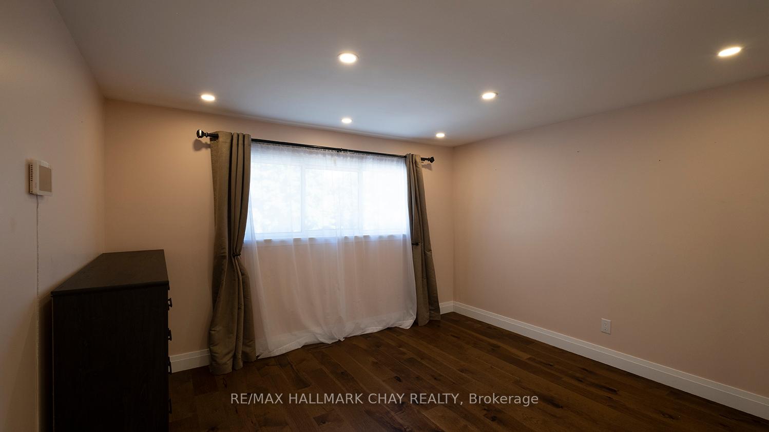 Photo 21 of 151 Orchard Heights Boulevard, Aurora, Aurora Heights — HOMEH