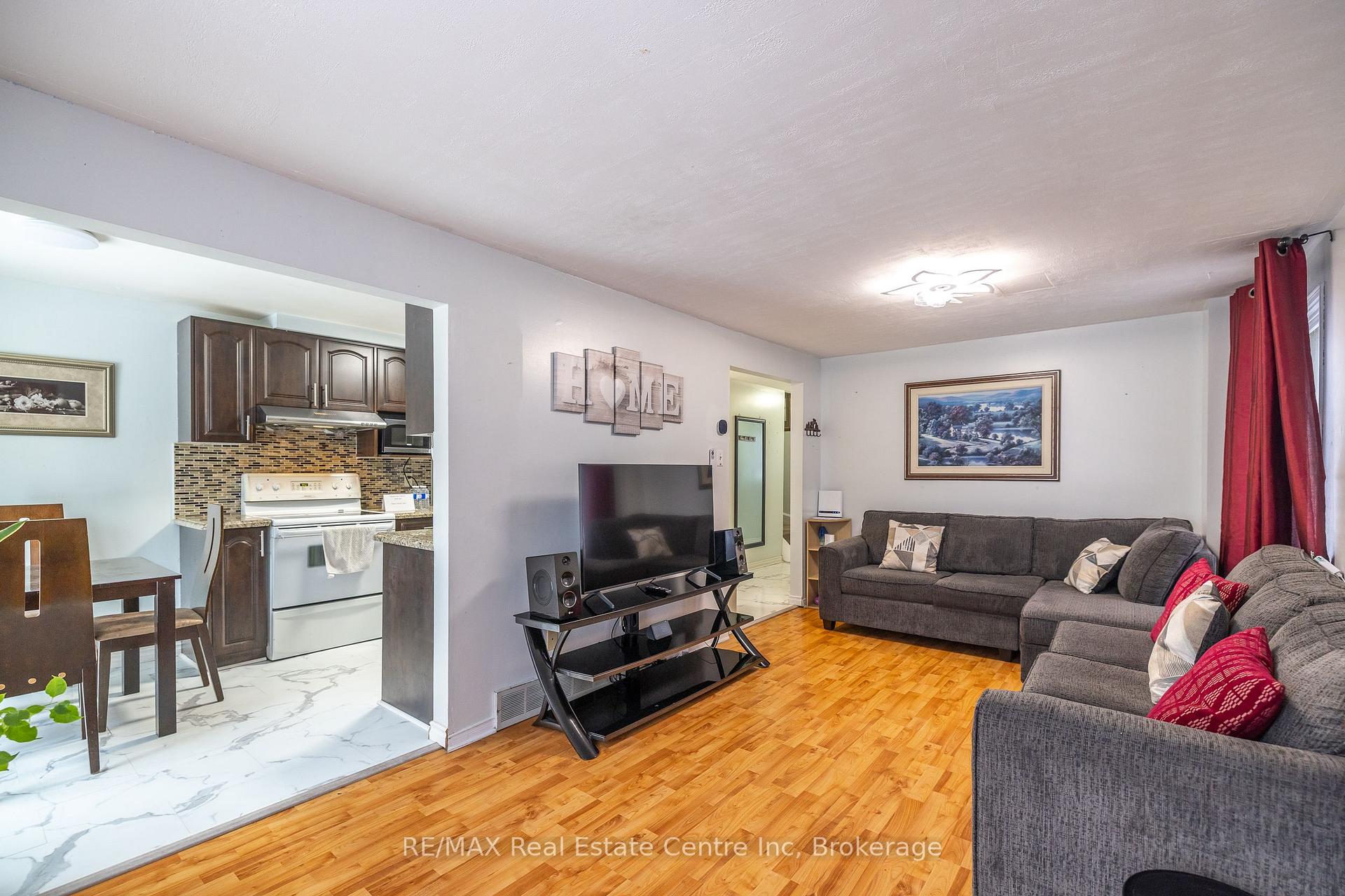 Photo 15 of 112 Stephen Drive, Guelph, Willow West/Sugarbush/West Acres — HOMEH