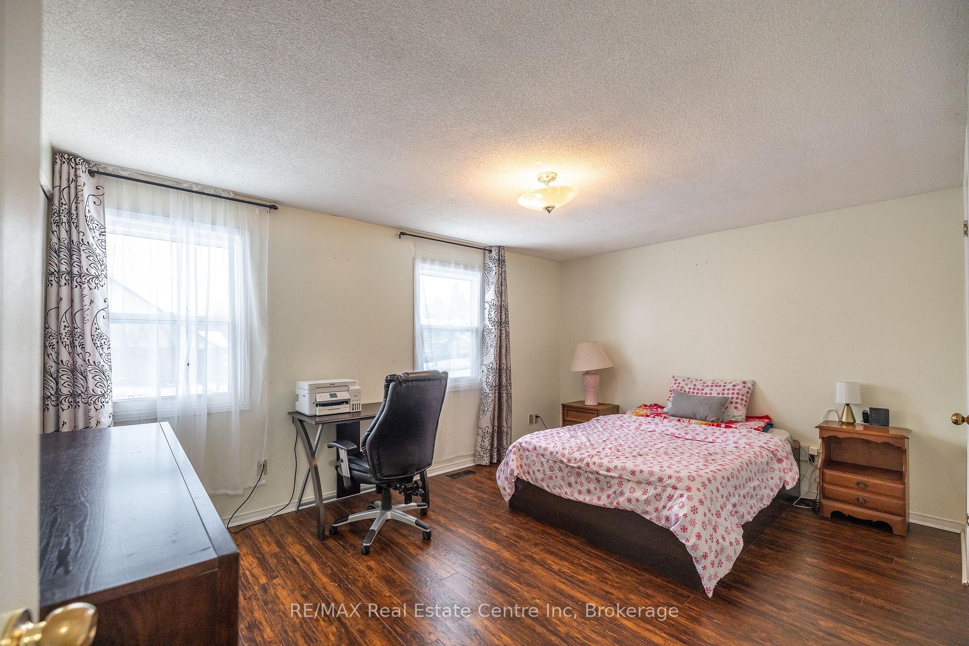 Photo 20 of 112 Stephen Drive, Guelph, Willow West/Sugarbush/West Acres — HOMEH
