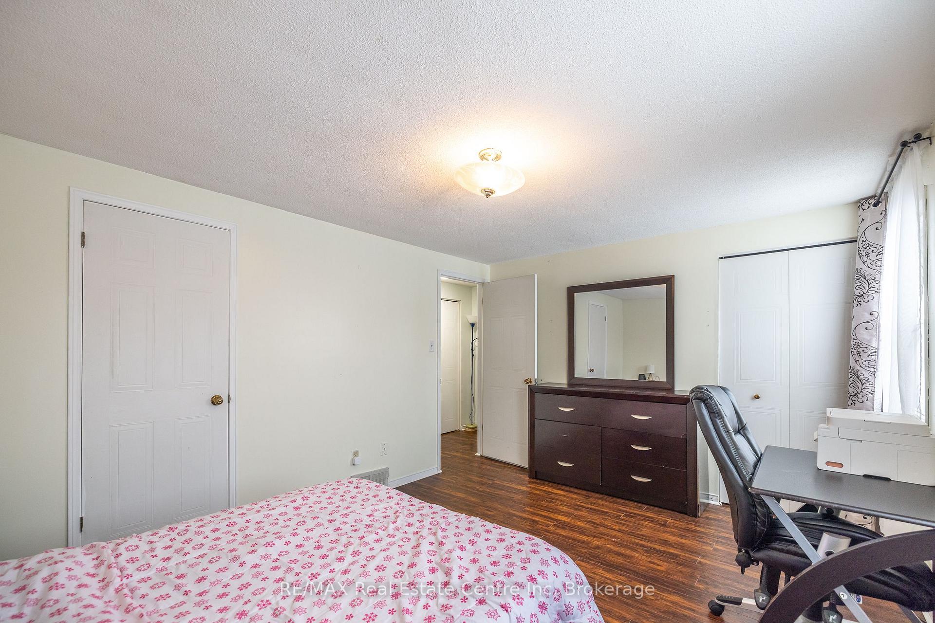 Photo 23 of 112 Stephen Drive, Guelph, Willow West/Sugarbush/West Acres — HOMEH
