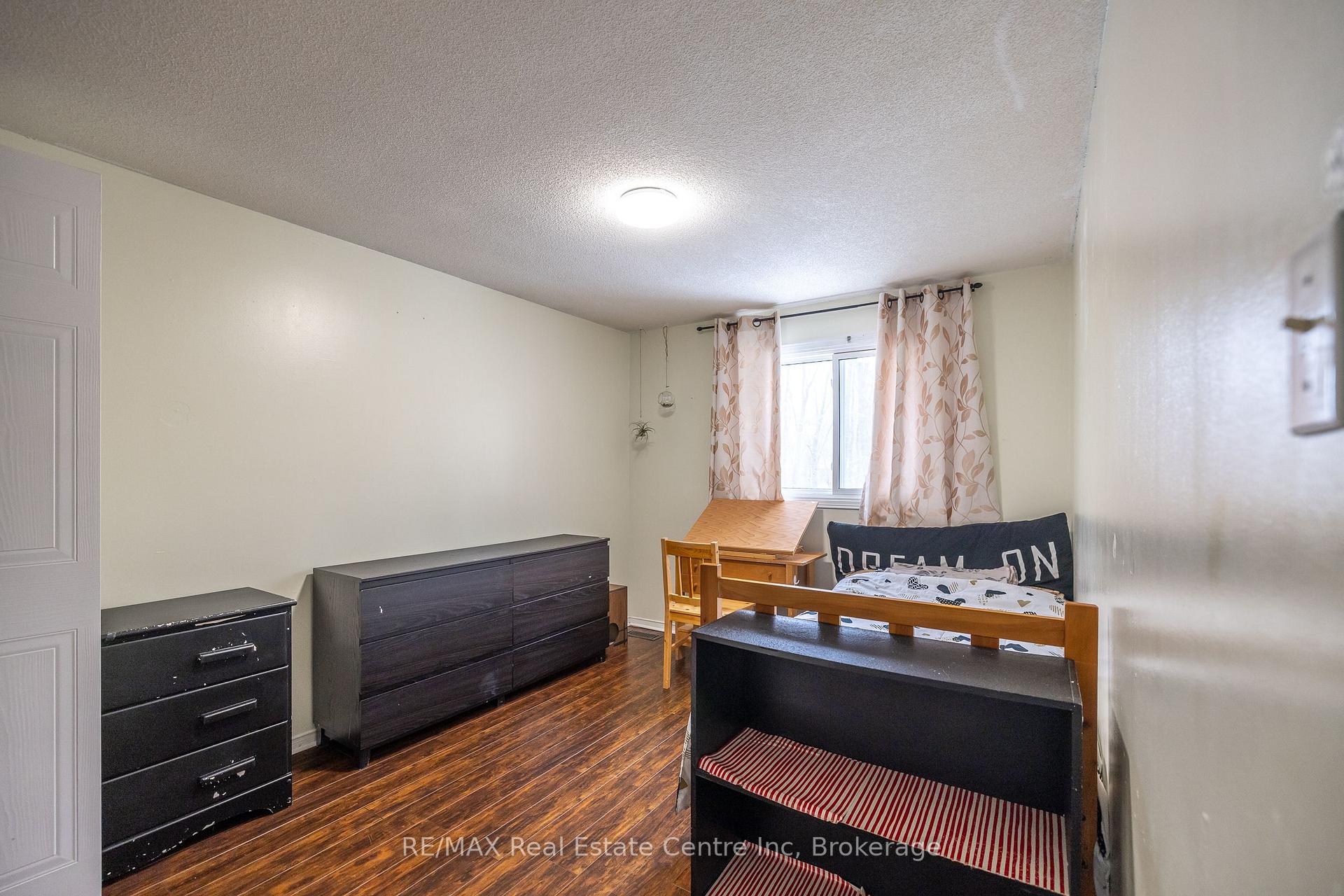 Photo 29 of 112 Stephen Drive, Guelph, Willow West/Sugarbush/West Acres — HOMEH