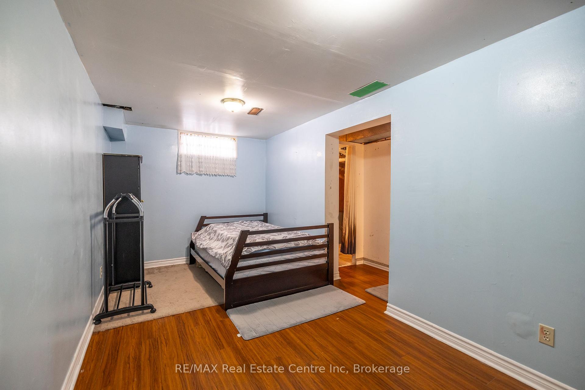 Photo 35 of 112 Stephen Drive, Guelph, Willow West/Sugarbush/West Acres — HOMEH