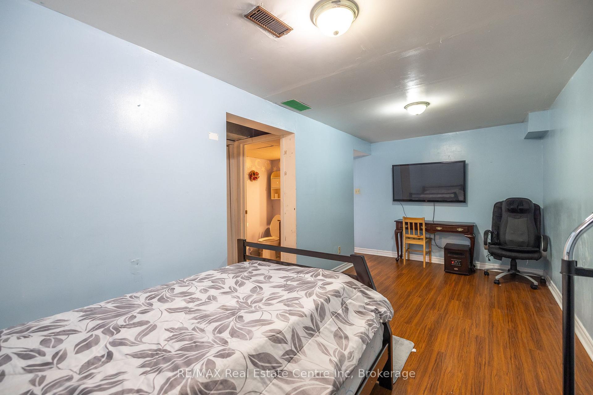 Photo 36 of 112 Stephen Drive, Guelph, Willow West/Sugarbush/West Acres — HOMEH