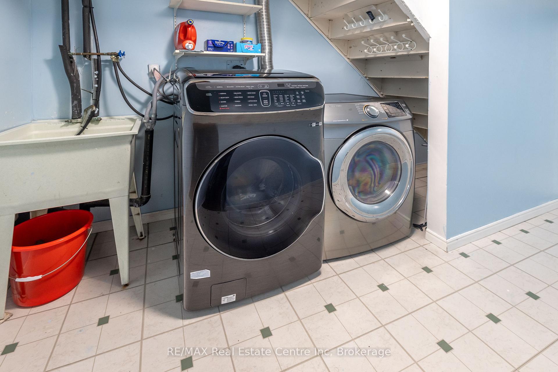 Photo 37 of 112 Stephen Drive, Guelph, Willow West/Sugarbush/West Acres — HOMEH