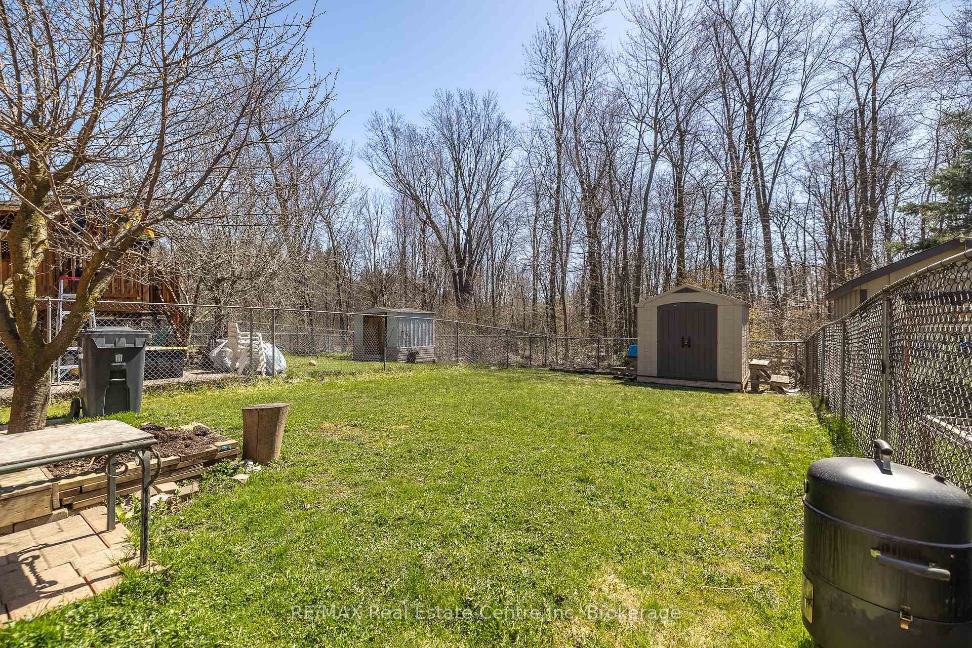Photo 44 of 112 Stephen Drive, Guelph, Willow West/Sugarbush/West Acres — HOMEH
