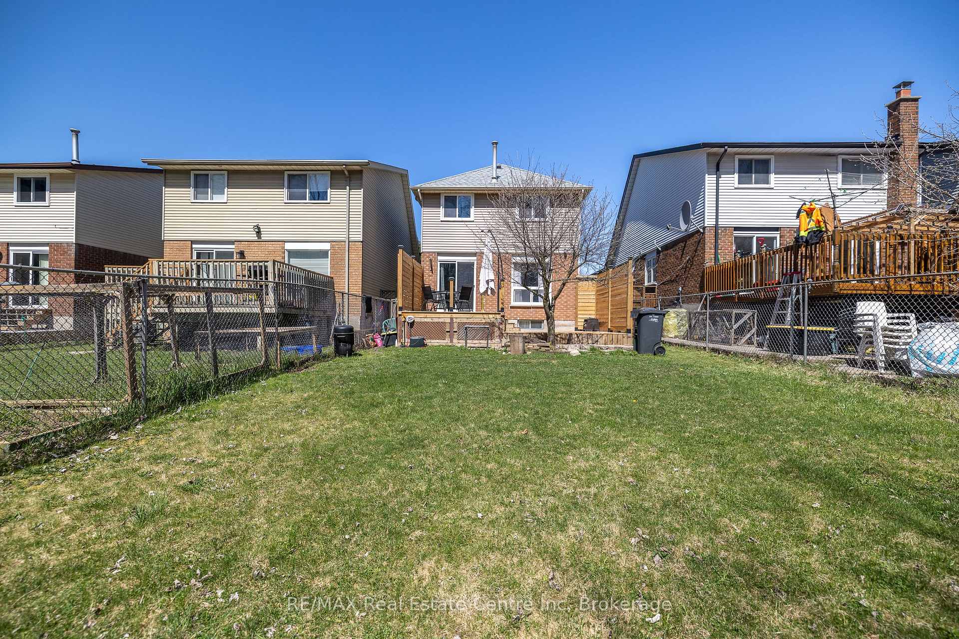 Photo 47 of 112 Stephen Drive, Guelph, Willow West/Sugarbush/West Acres — HOMEH