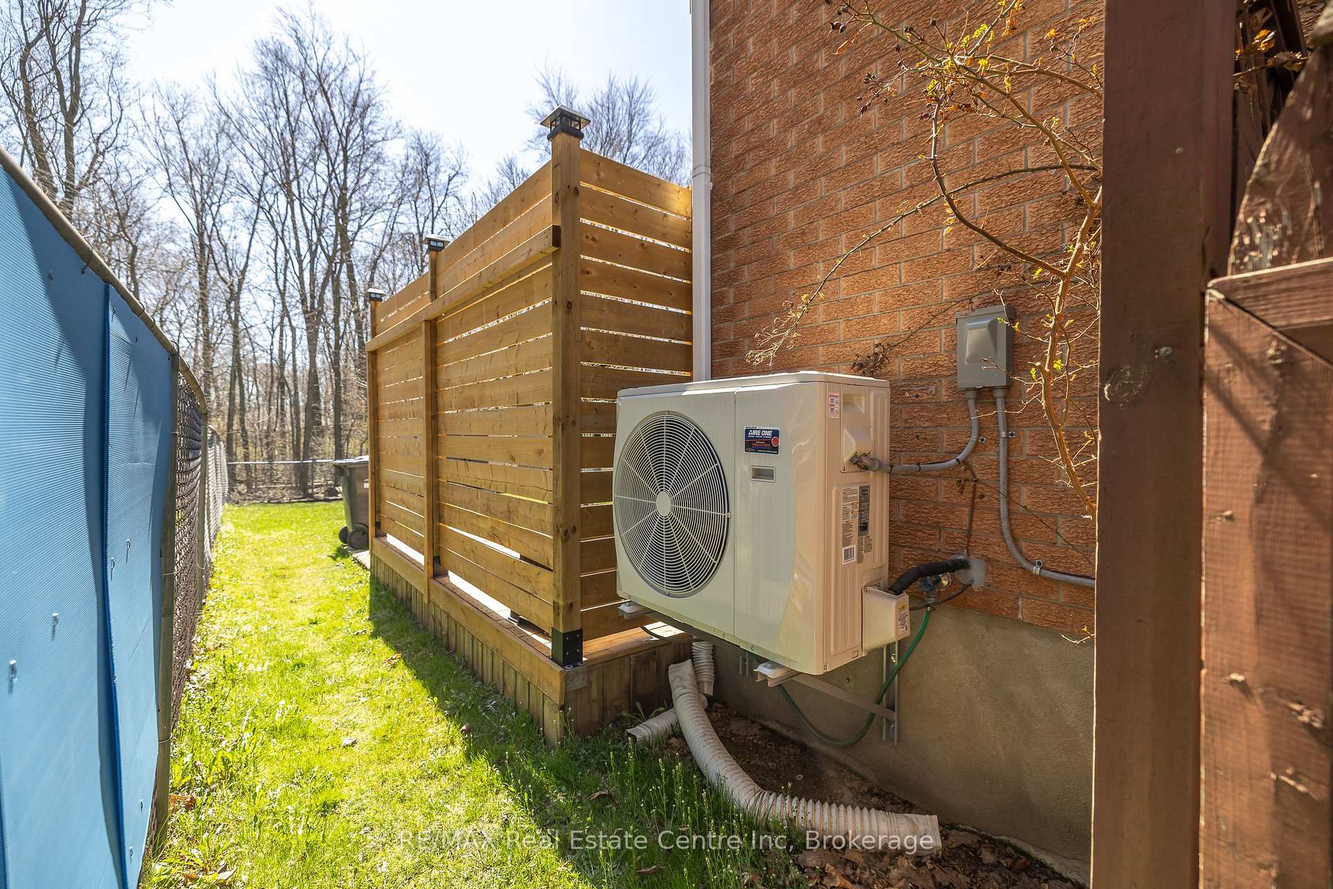 Photo 50 of 112 Stephen Drive, Guelph, Willow West/Sugarbush/West Acres — HOMEH