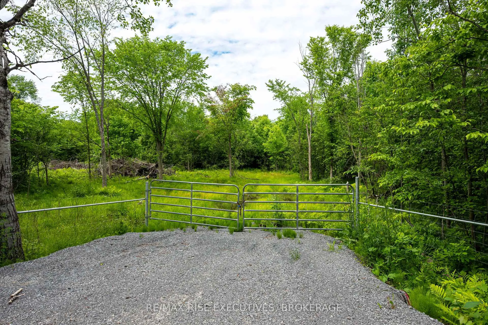 Photo 8 of 85 White Lake Road S, Frontenac, Frontenac Centre — HOMEH