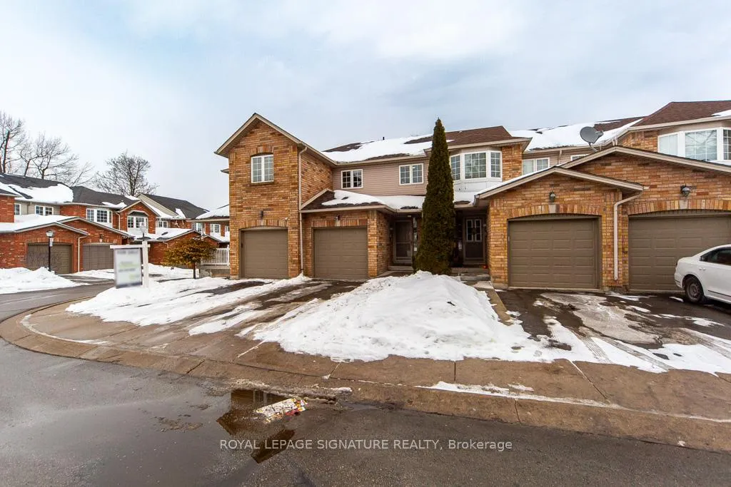 Front of Unit 34, 346 Highland Road W