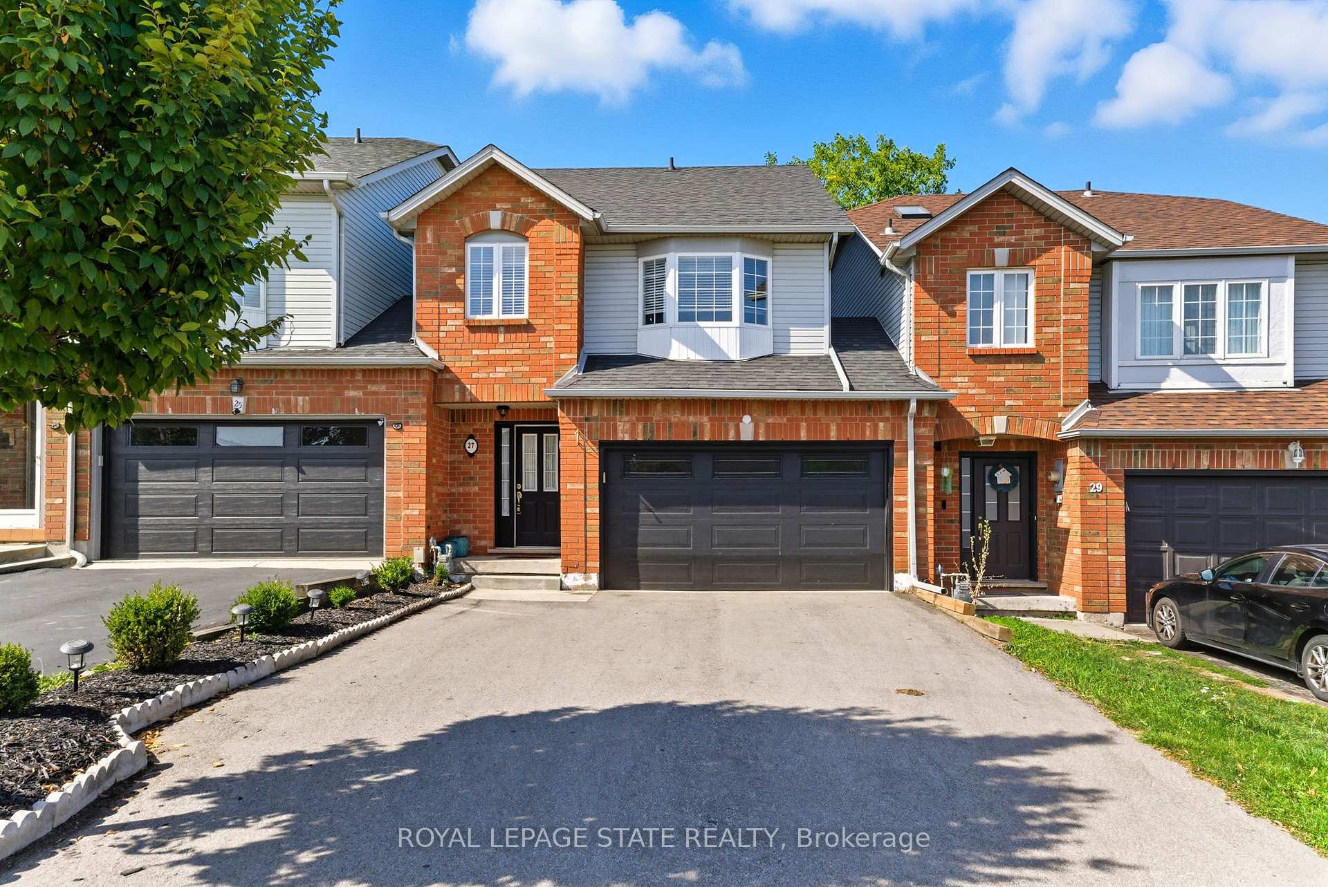 Photo 2 of 27 Glenhollow Drive, Hamilton, Stoney Creek Mountain — HOMEH