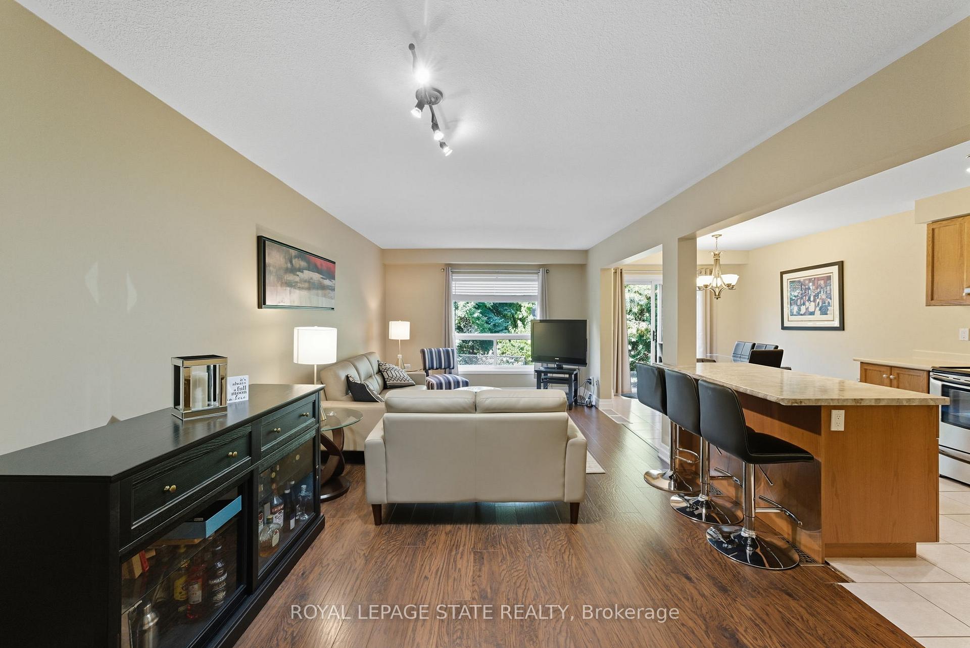 Photo 4 of 27 Glenhollow Drive, Hamilton, Stoney Creek Mountain — HOMEH