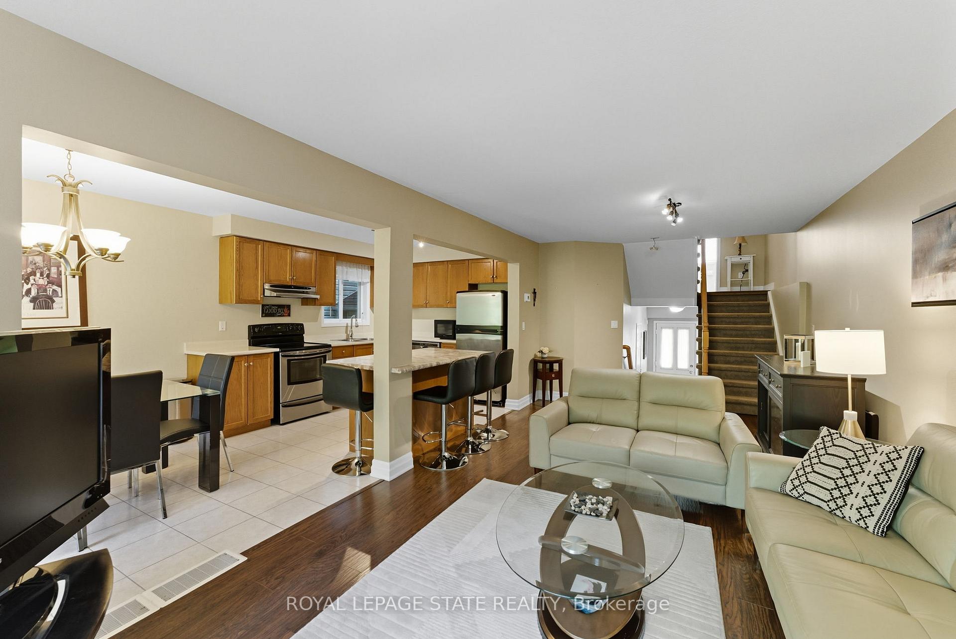 Photo 5 of 27 Glenhollow Drive, Hamilton, Stoney Creek Mountain — HOMEH