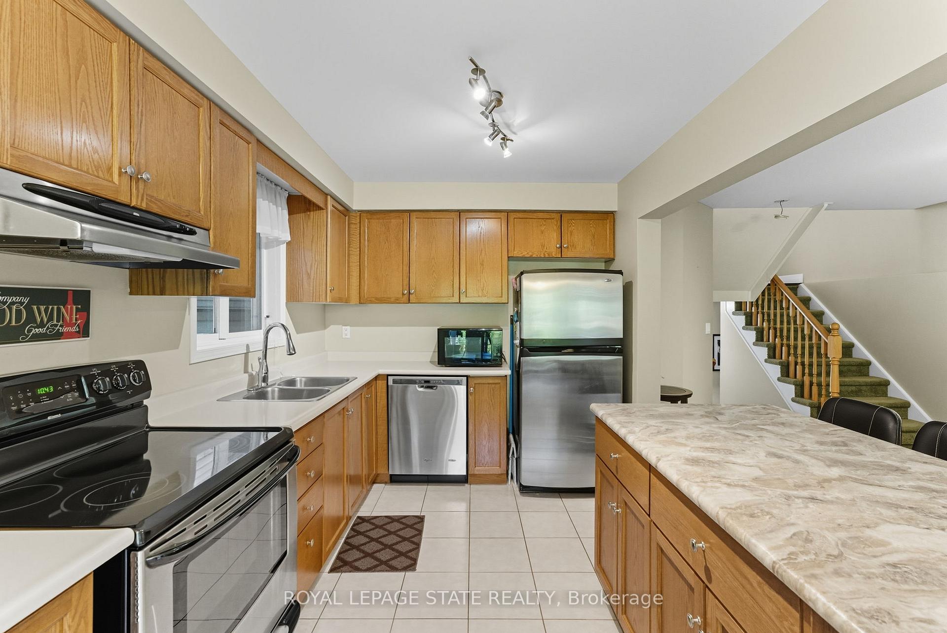 Photo 9 of 27 Glenhollow Drive, Hamilton, Stoney Creek Mountain — HOMEH