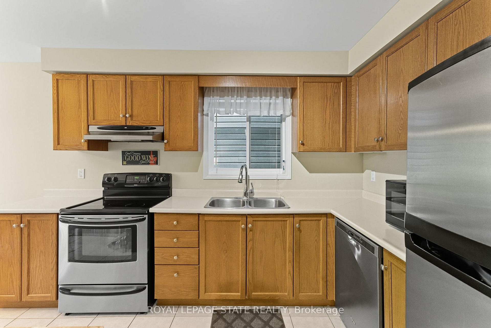 Photo 10 of 27 Glenhollow Drive, Hamilton, Stoney Creek Mountain — HOMEH