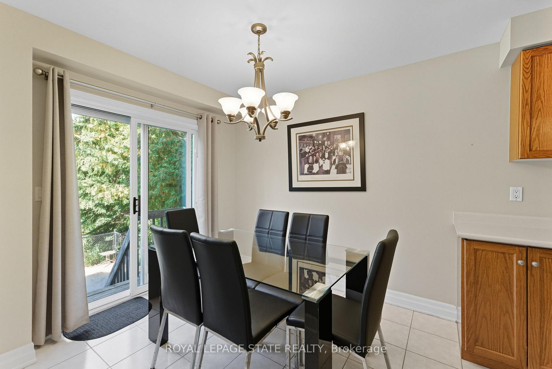 Photo 12 of 27 Glenhollow Drive, Hamilton, Stoney Creek Mountain — HOMEH