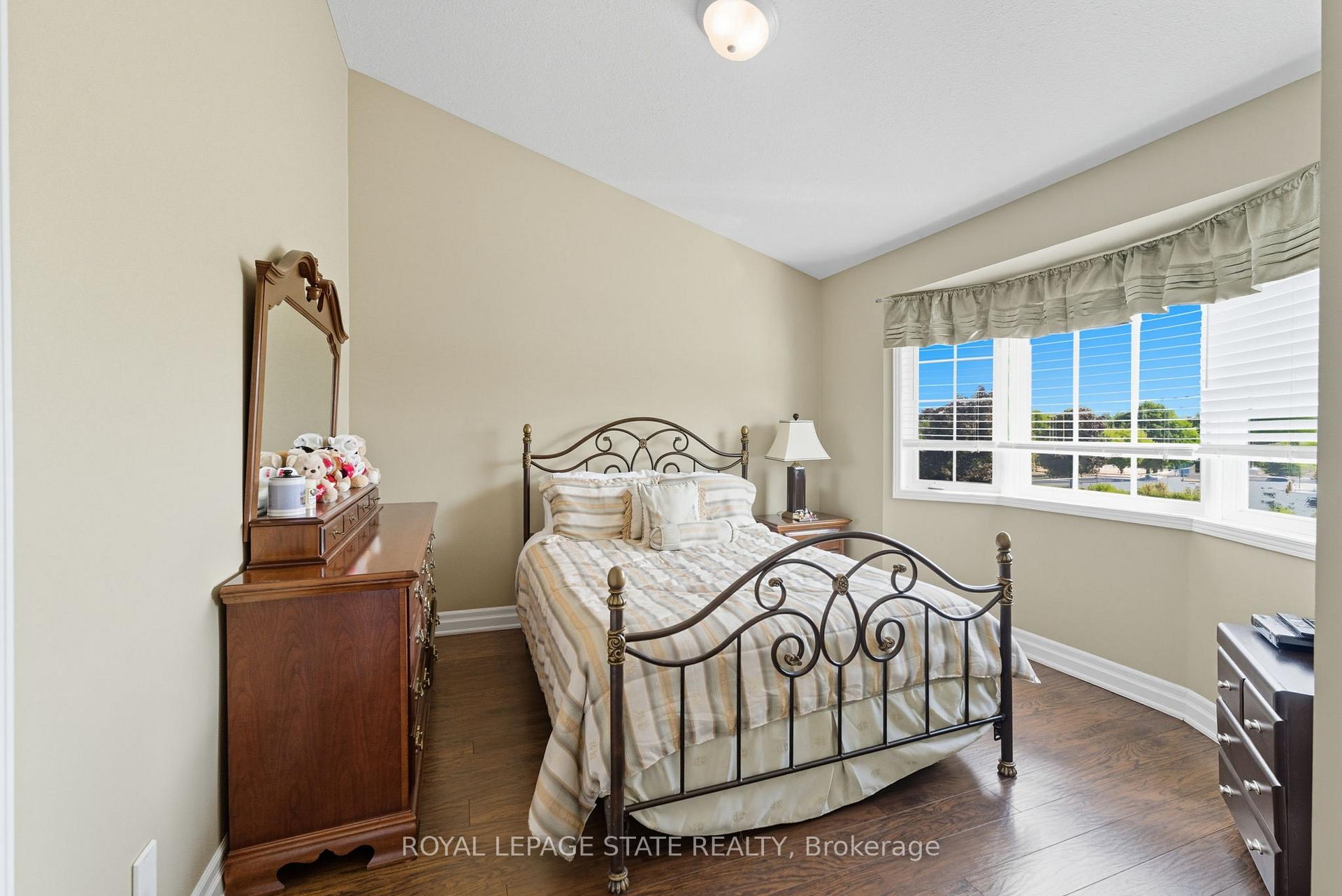 Photo 14 of 27 Glenhollow Drive, Hamilton, Stoney Creek Mountain — HOMEH
