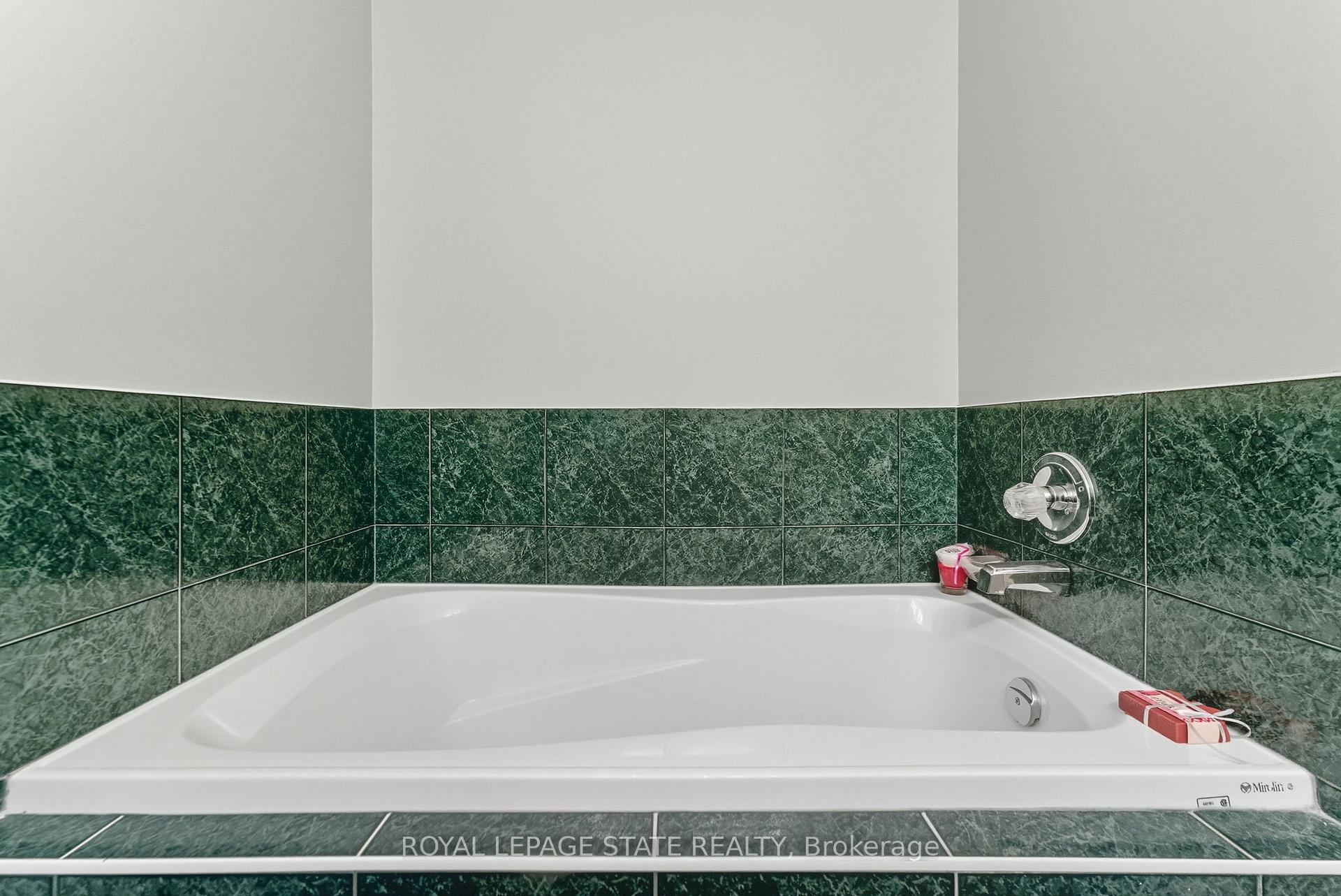 Photo 22 of 27 Glenhollow Drive, Hamilton, Stoney Creek Mountain — HOMEH