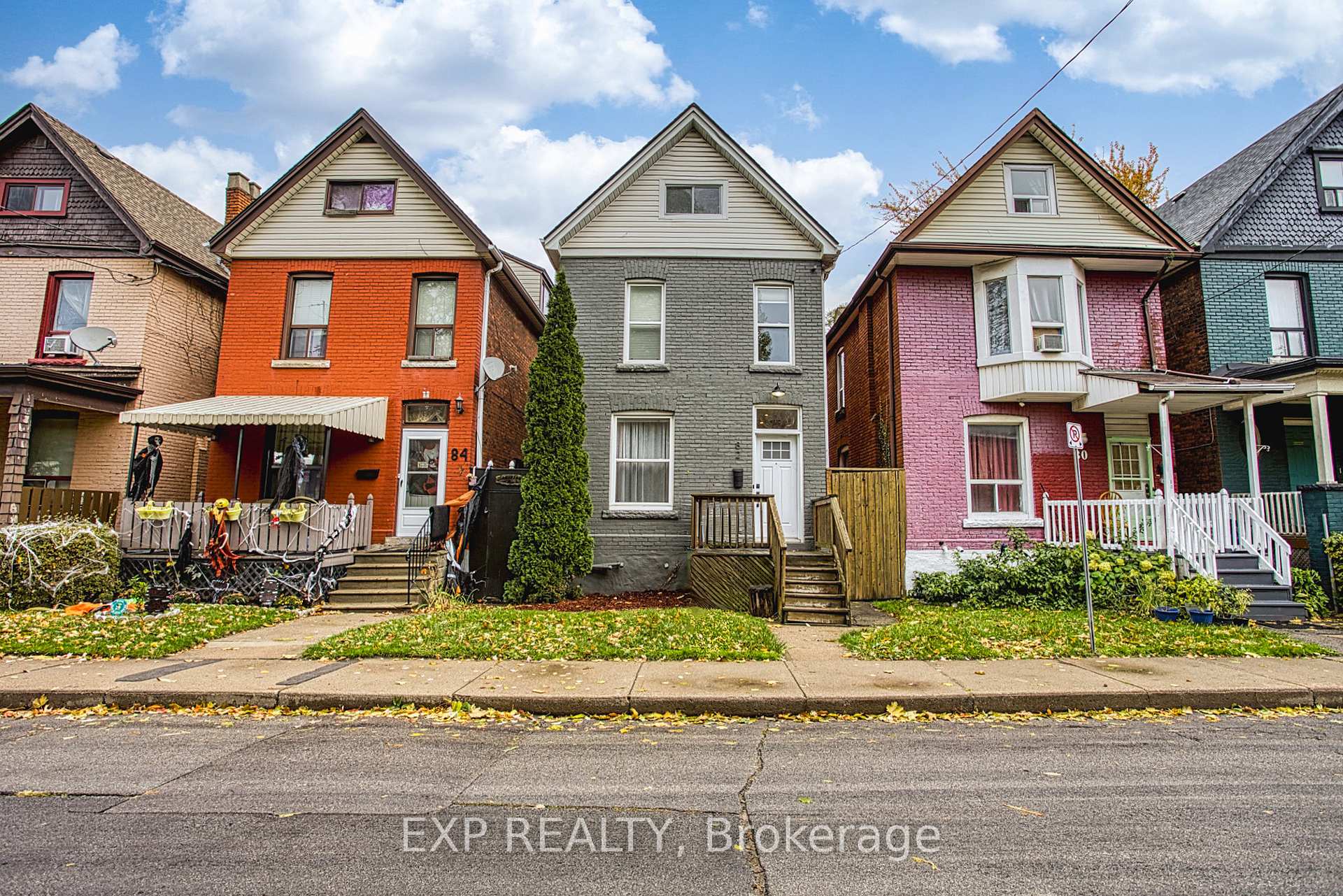 Photo 2 of 82 Ashley Street, Hamilton, Landsdale — HOMEH