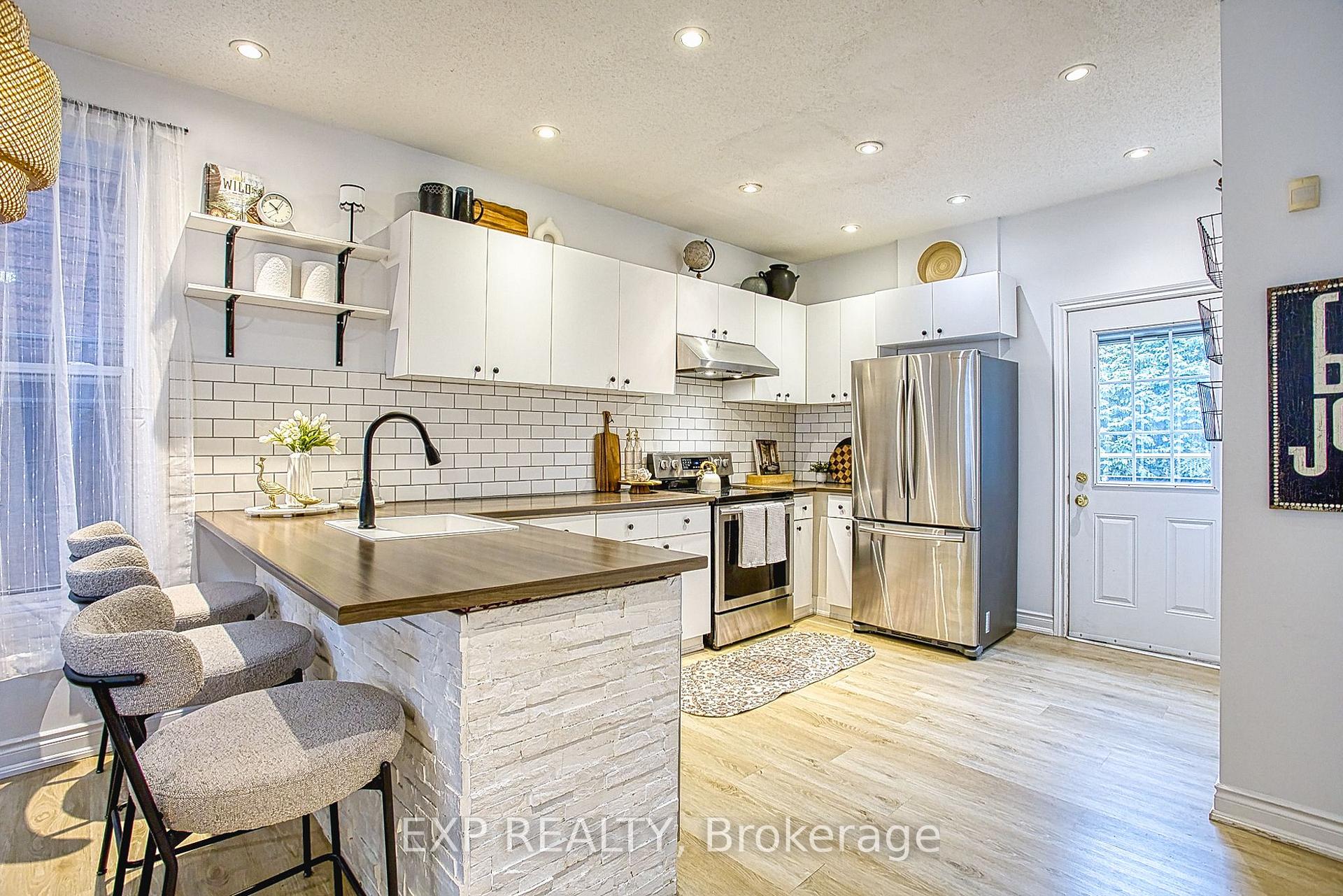 Photo 11 of 82 Ashley Street, Hamilton, Landsdale — HOMEH