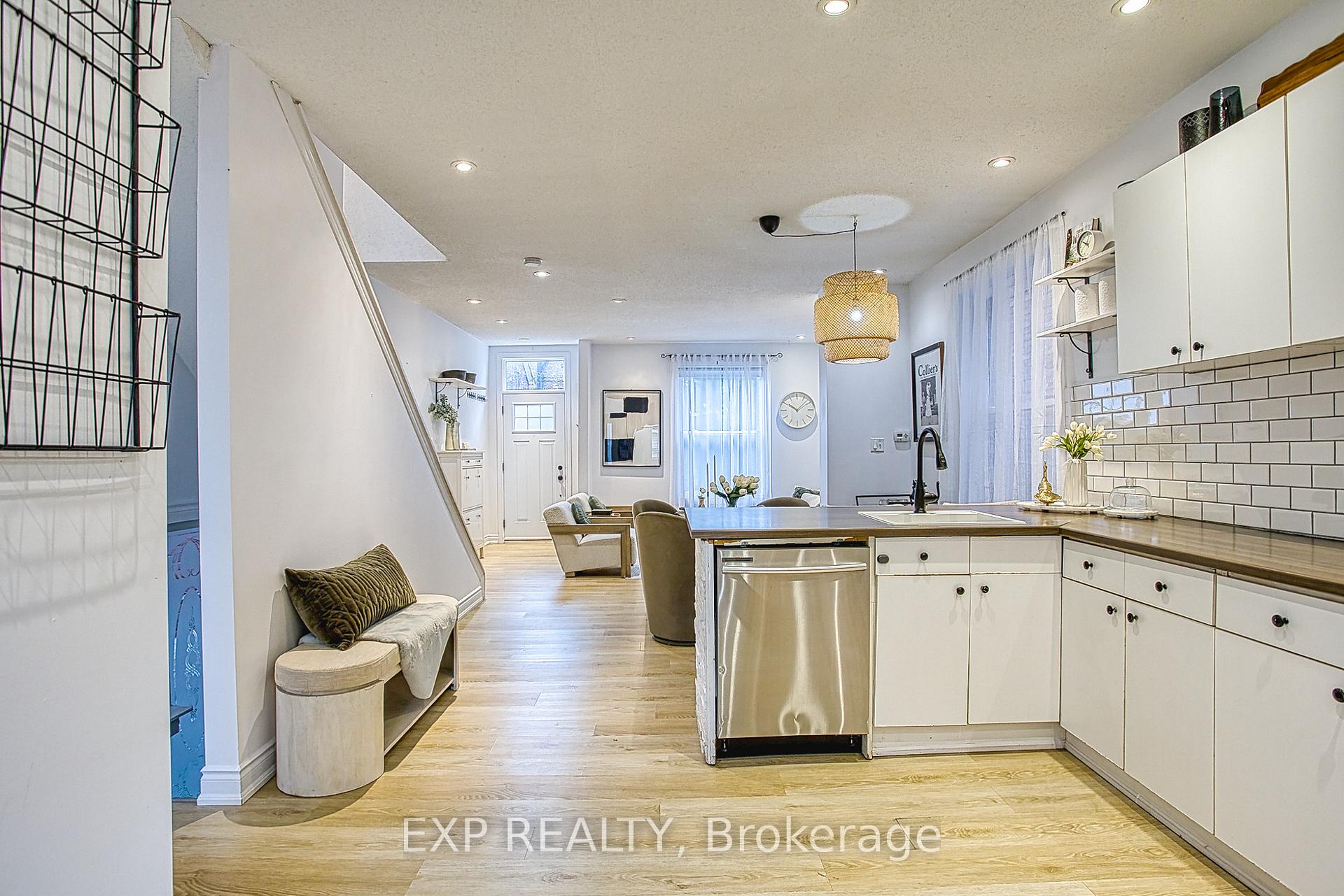 Photo 12 of 82 Ashley Street, Hamilton, Landsdale — HOMEH