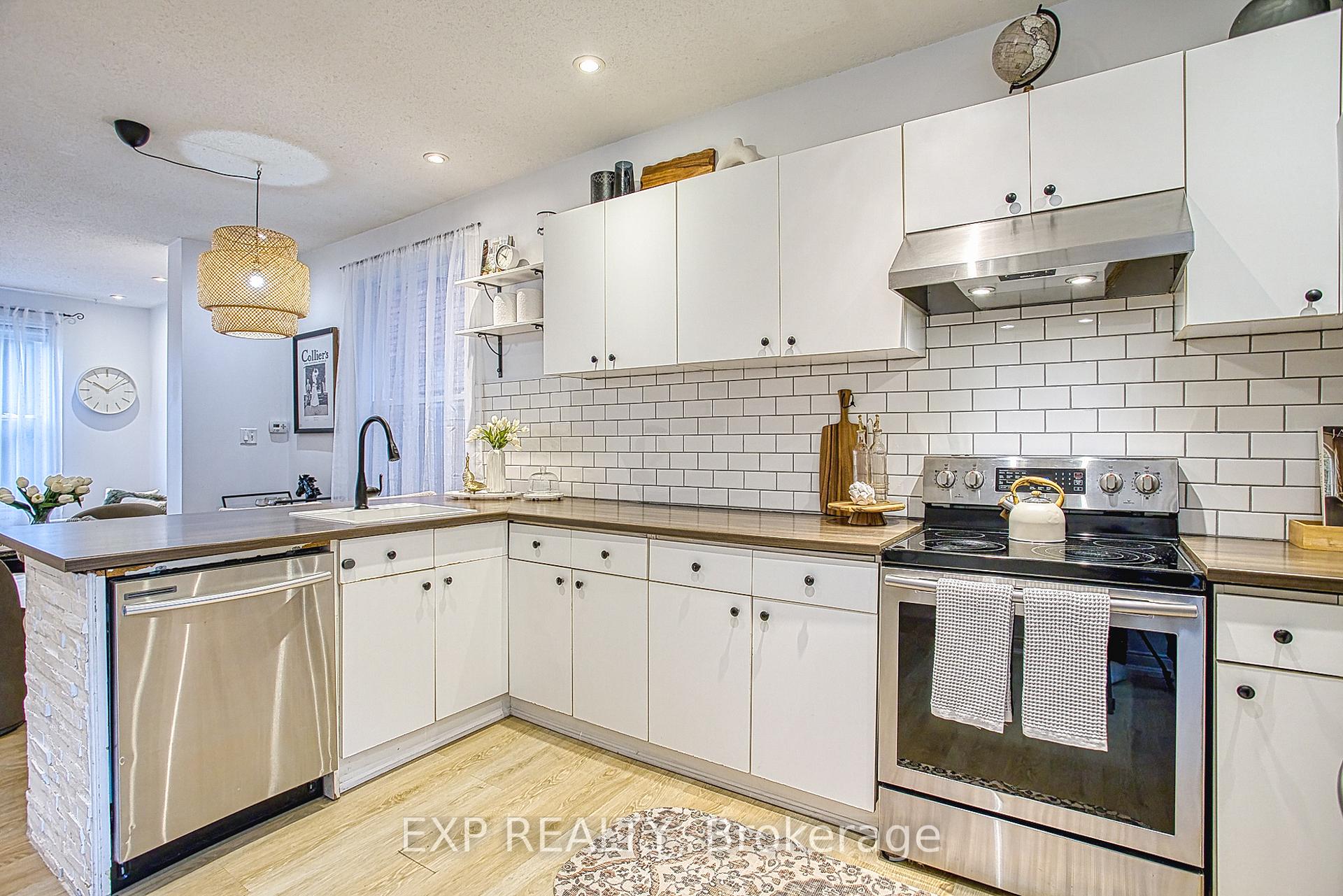 Photo 13 of 82 Ashley Street, Hamilton, Landsdale — HOMEH