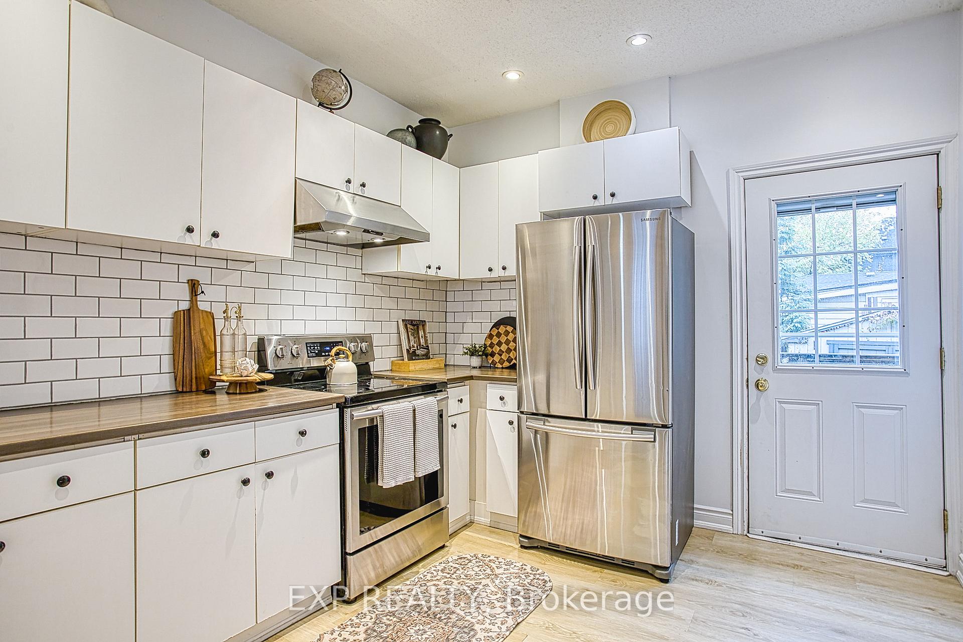Photo 15 of 82 Ashley Street, Hamilton, Landsdale — HOMEH