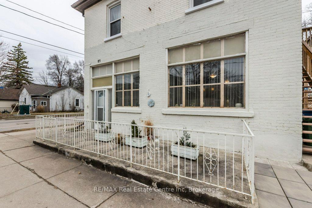 Photo 4 of 85 Ontario Street, Guelph, St. Patrick's Ward — HOMEH