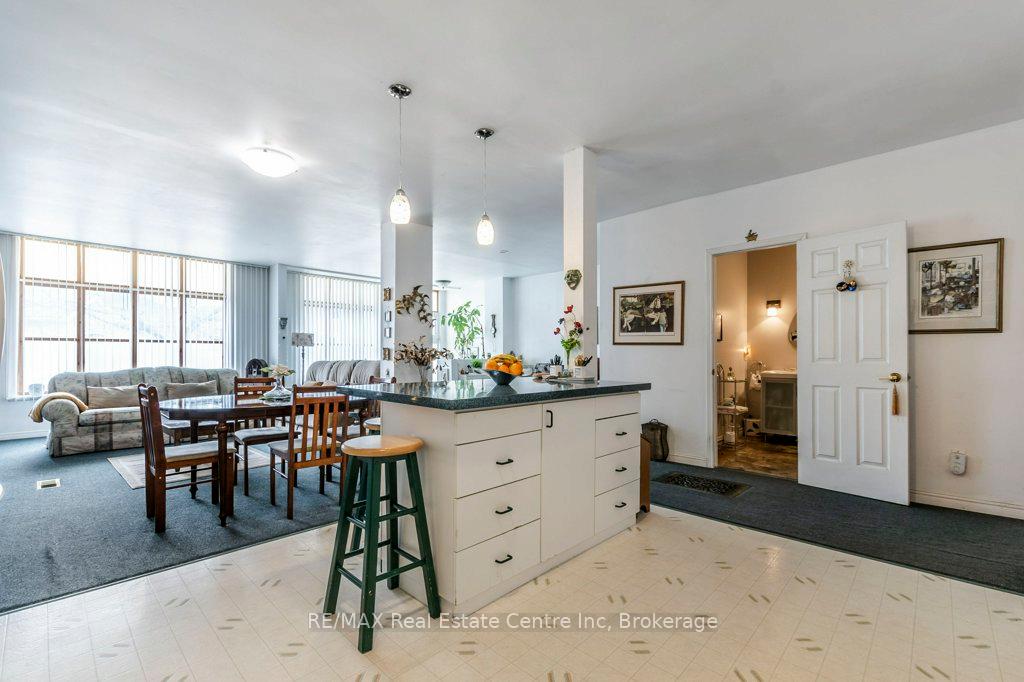 Photo 10 of 85 Ontario Street, Guelph, St. Patrick's Ward — HOMEH