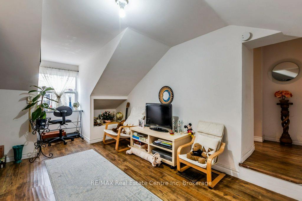 Photo 21 of 85 Ontario Street, Guelph, St. Patrick's Ward — HOMEH
