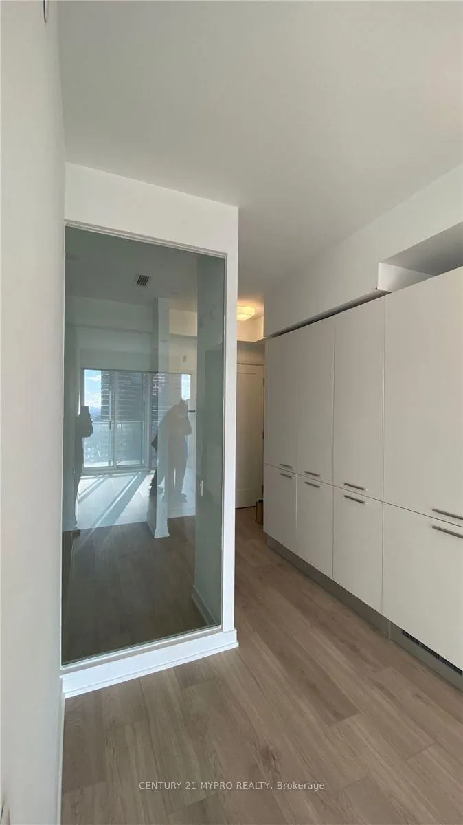 Photo 3 of Unit 2512, 3 Gloucester Street, Toronto, Church-Yonge Corridor — HOMEH