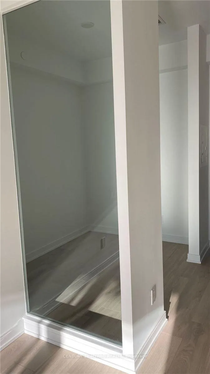 Photo 4 of Unit 2512, 3 Gloucester Street, Toronto, Church-Yonge Corridor — HOMEH