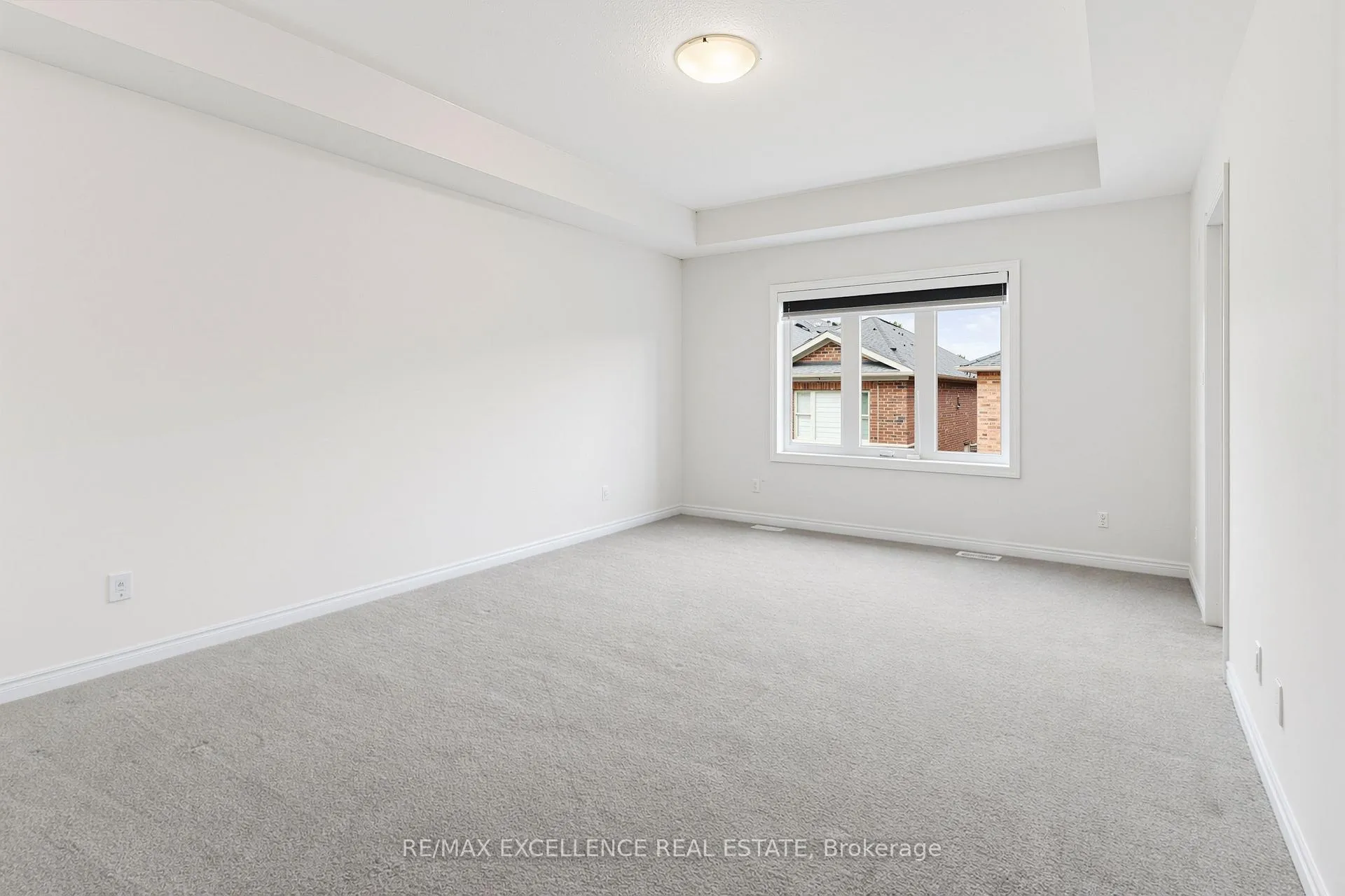 Photo 11 of 35 Guernsey Drive, Kitchener — HOMEH