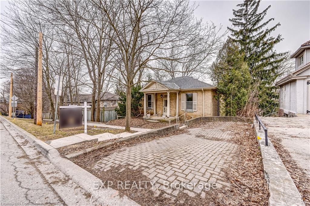 Photo 2 of 62 Queen Street, Guelph, St. George's — HOMEH