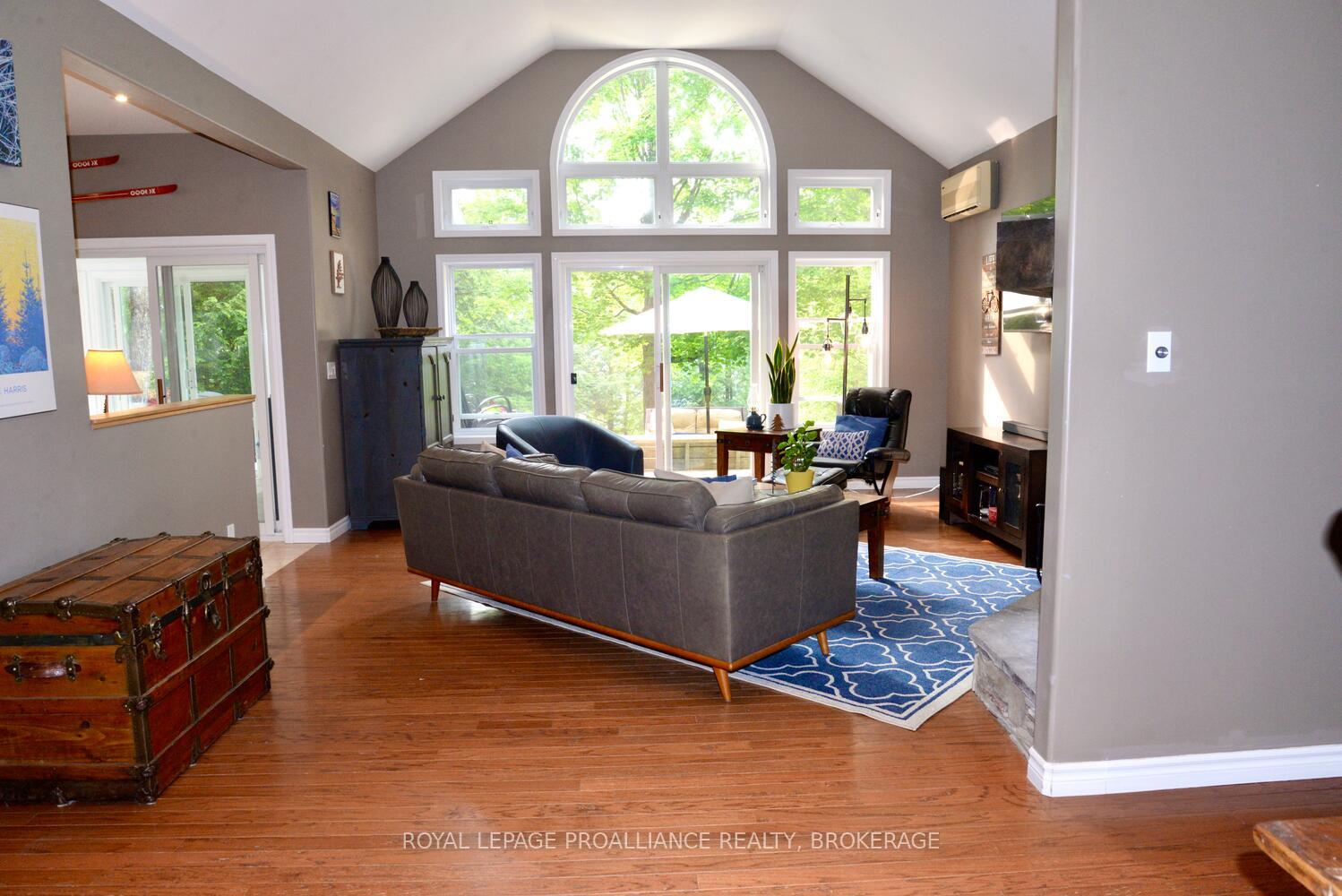 Photo 5 of 1105 Tober Lane, Frontenac, Frontenac South — HOMEH
