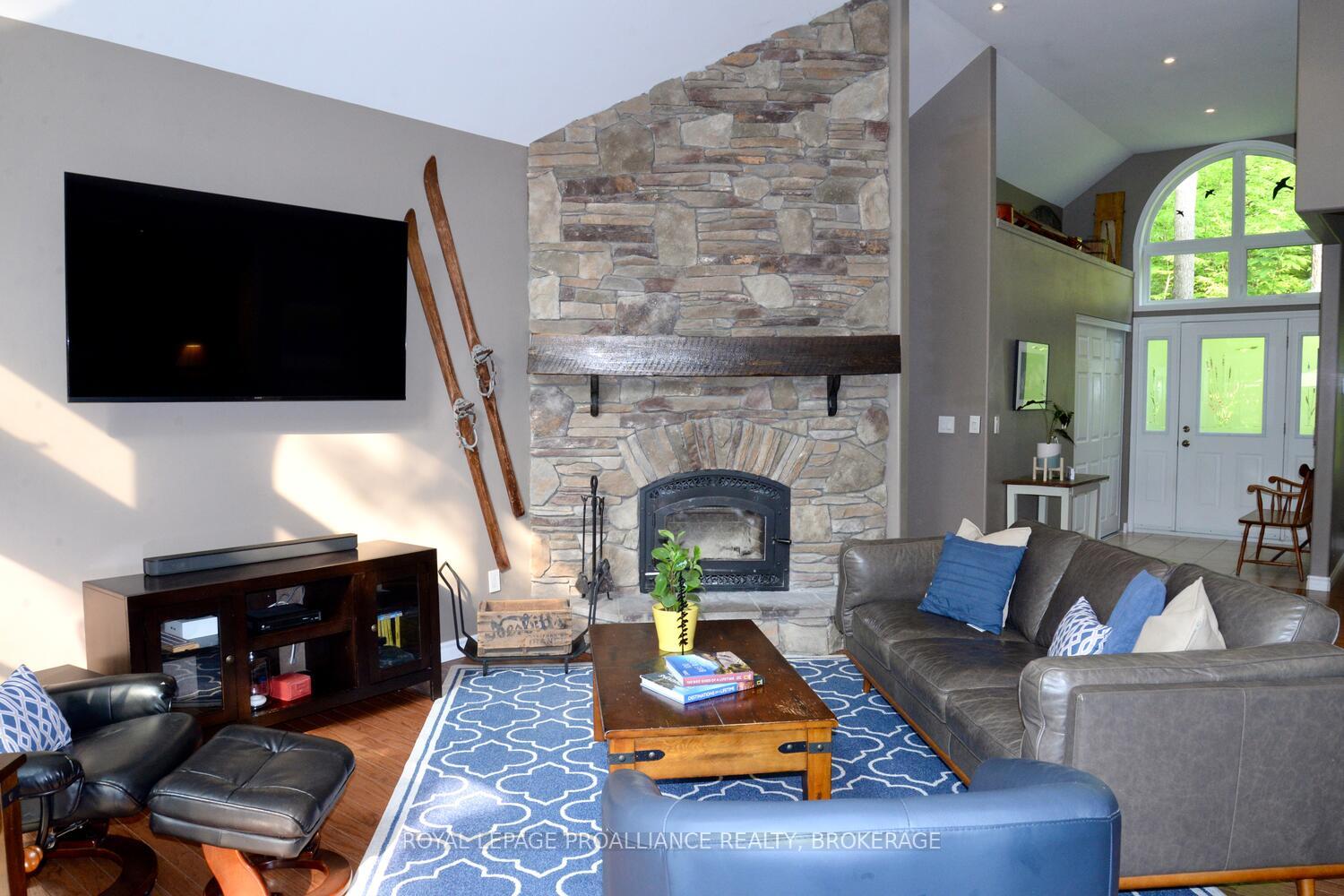 Photo 8 of 1105 Tober Lane, Frontenac, Frontenac South — HOMEH