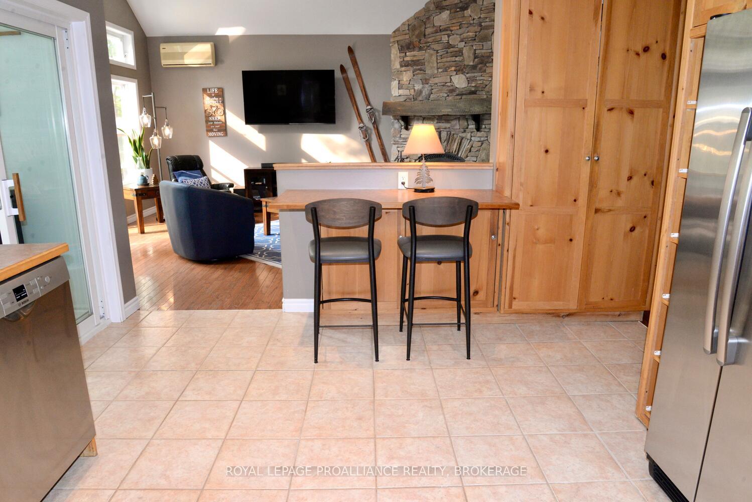 Photo 14 of 1105 Tober Lane, Frontenac, Frontenac South — HOMEH