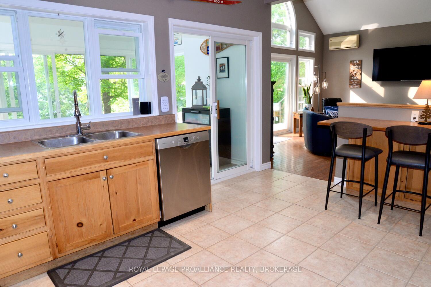 Photo 15 of 1105 Tober Lane, Frontenac, Frontenac South — HOMEH