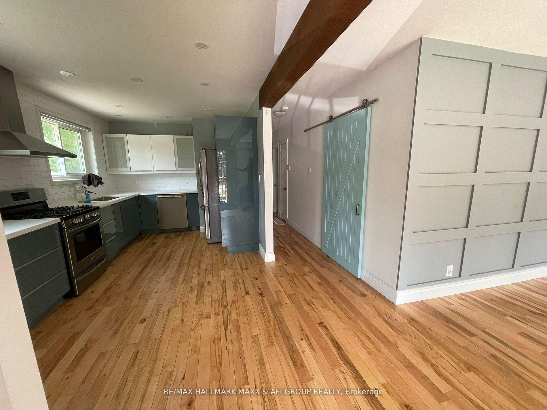 Photo 6 of Unit Main Fl, 92 Richardson Drive, Aurora, Aurora Highlands — HOMEH