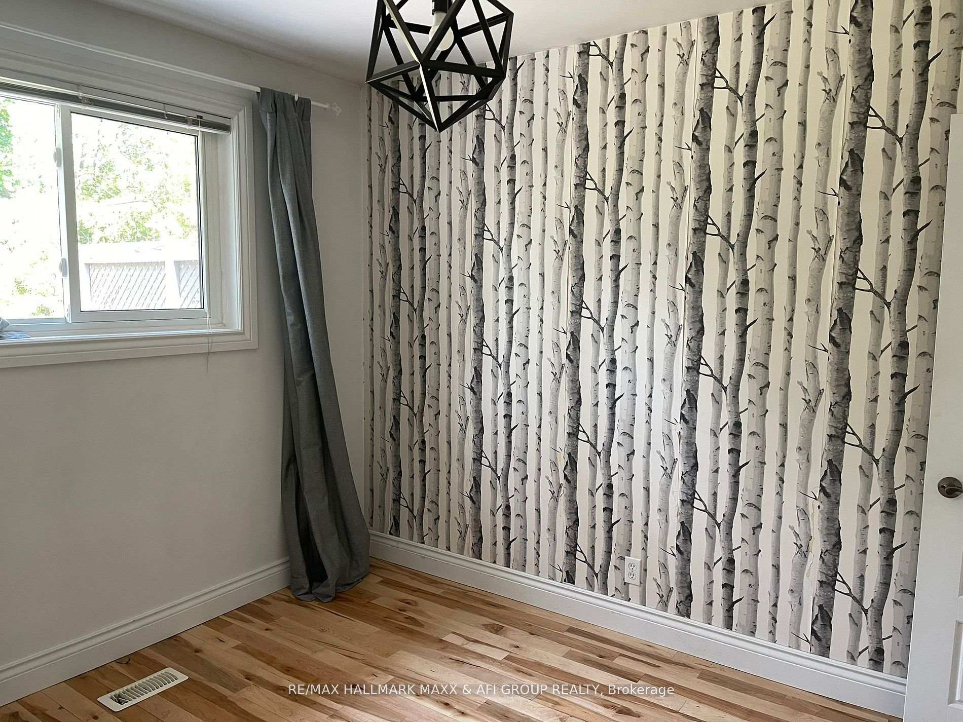 Photo 10 of Unit Main Fl, 92 Richardson Drive, Aurora, Aurora Highlands — HOMEH