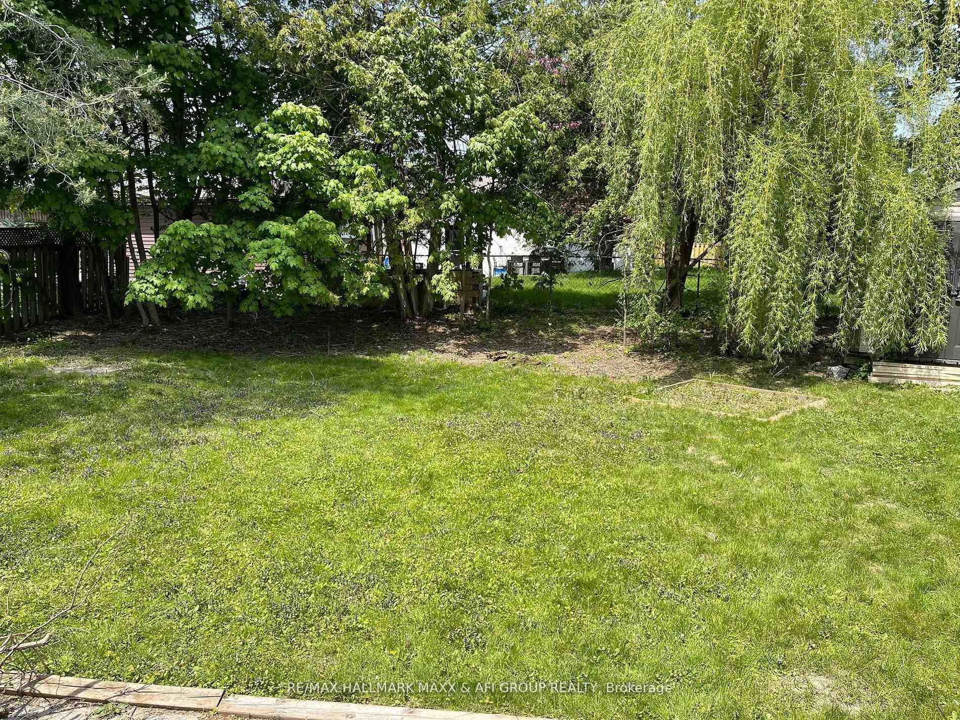 Photo 16 of Unit Main Fl, 92 Richardson Drive, Aurora, Aurora Highlands — HOMEH