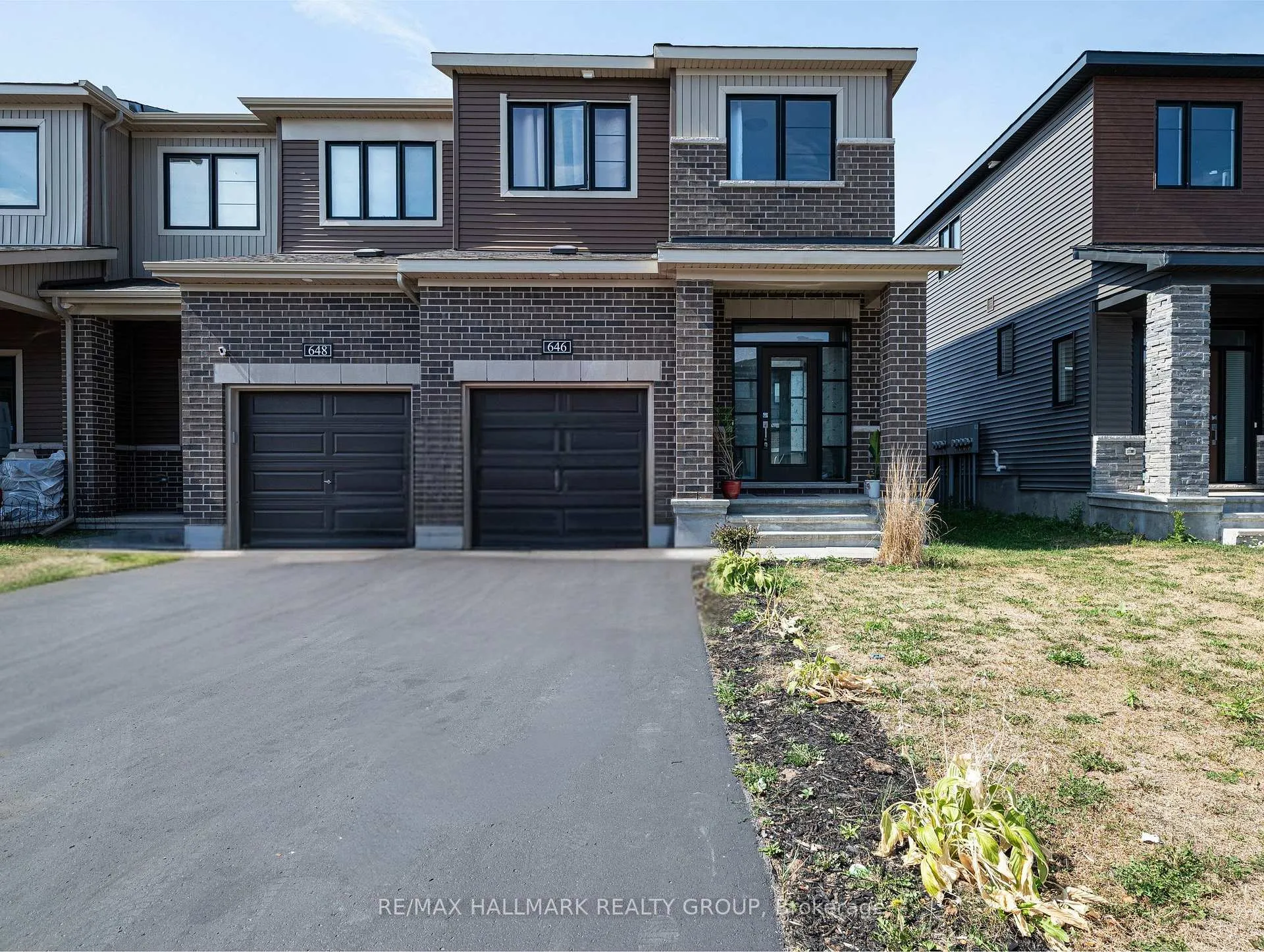 Photo 2 of 646 Hamsa Street, Ottawa, Barrhaven - Heritage Park — HOMEH