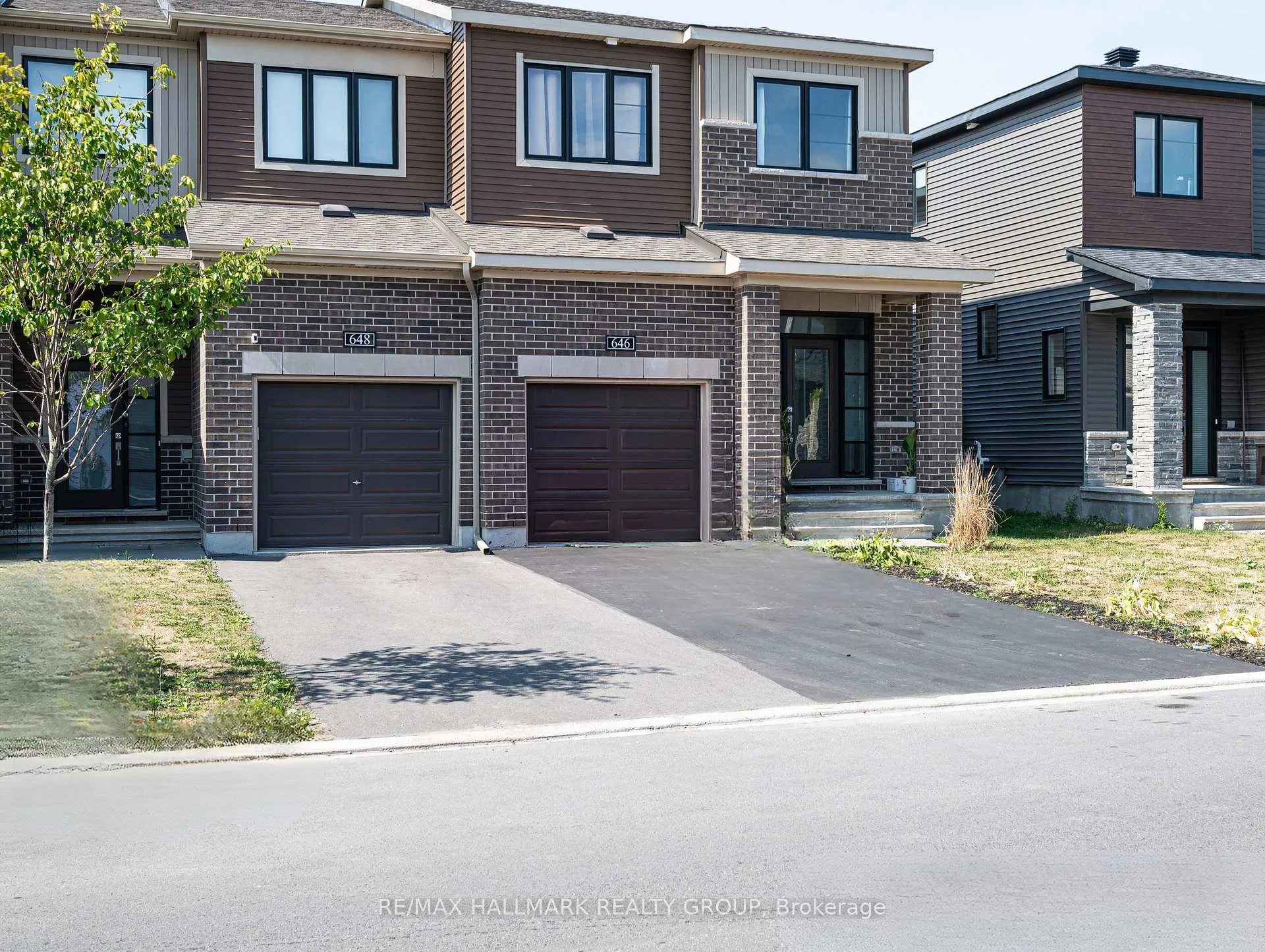 Photo 3 of 646 Hamsa Street, Ottawa, Barrhaven - Heritage Park — HOMEH