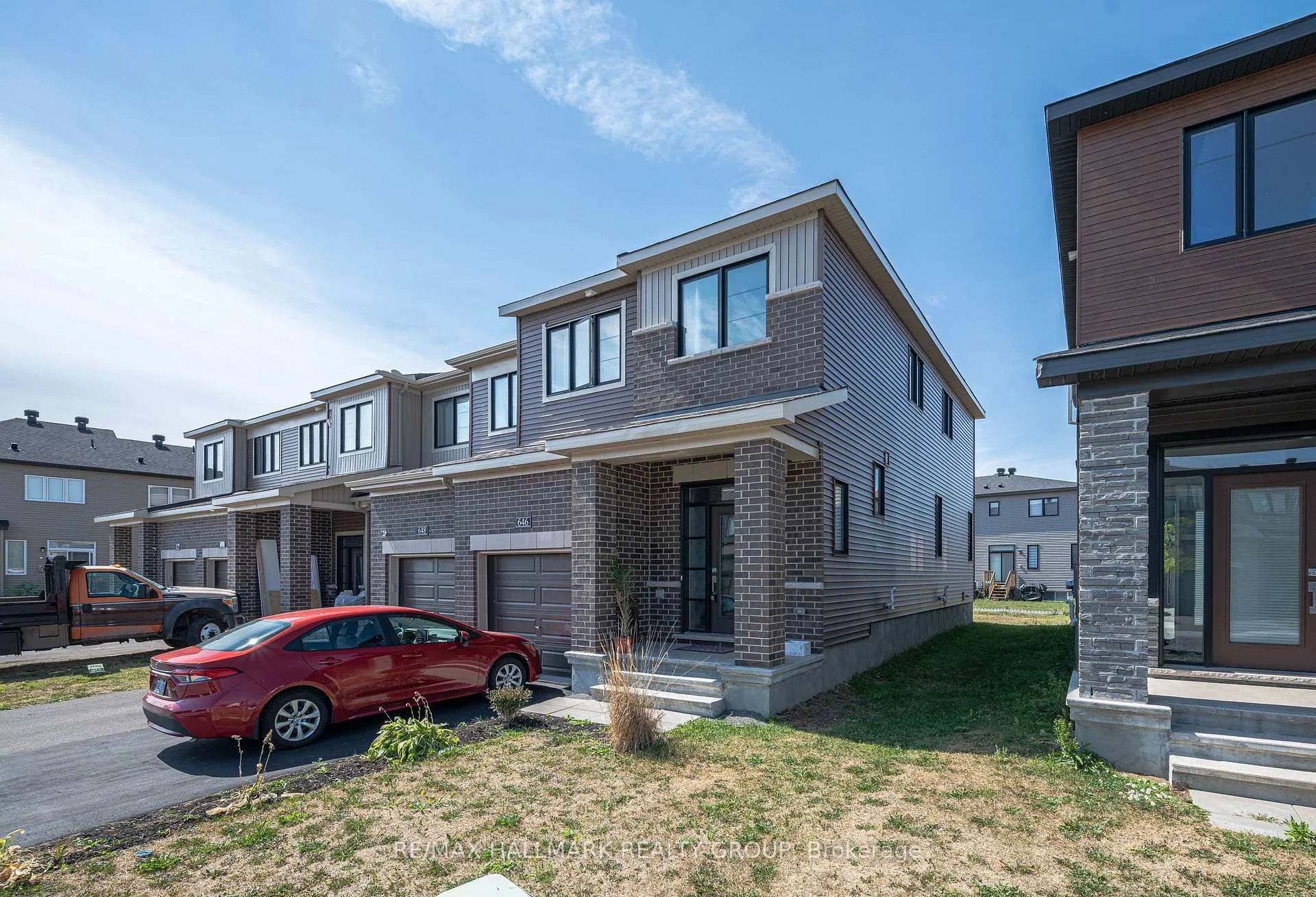 Photo 4 of 646 Hamsa Street, Ottawa, Barrhaven - Heritage Park — HOMEH