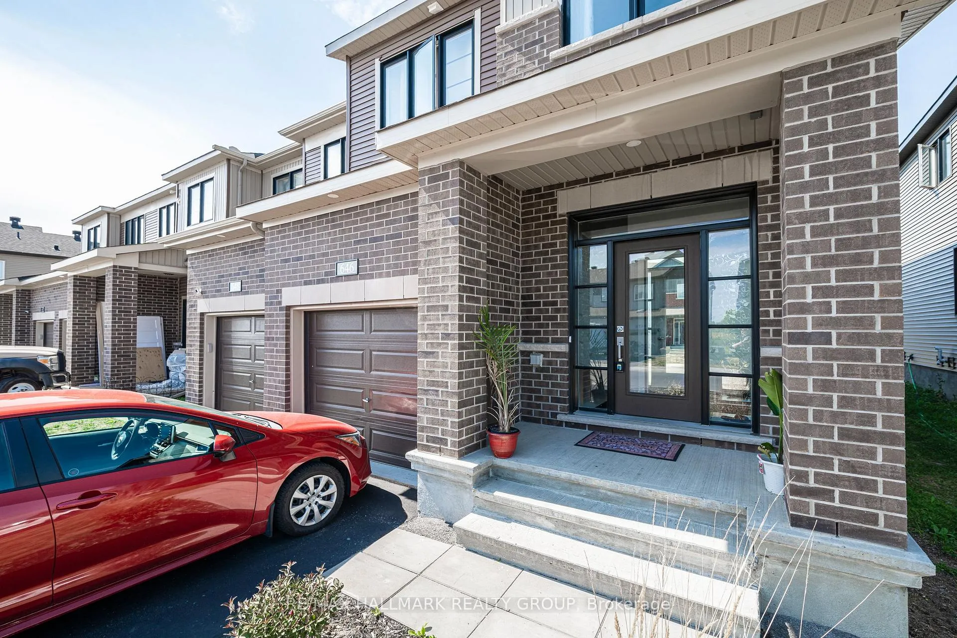 Photo 5 of 646 Hamsa Street, Ottawa, Barrhaven - Heritage Park — HOMEH