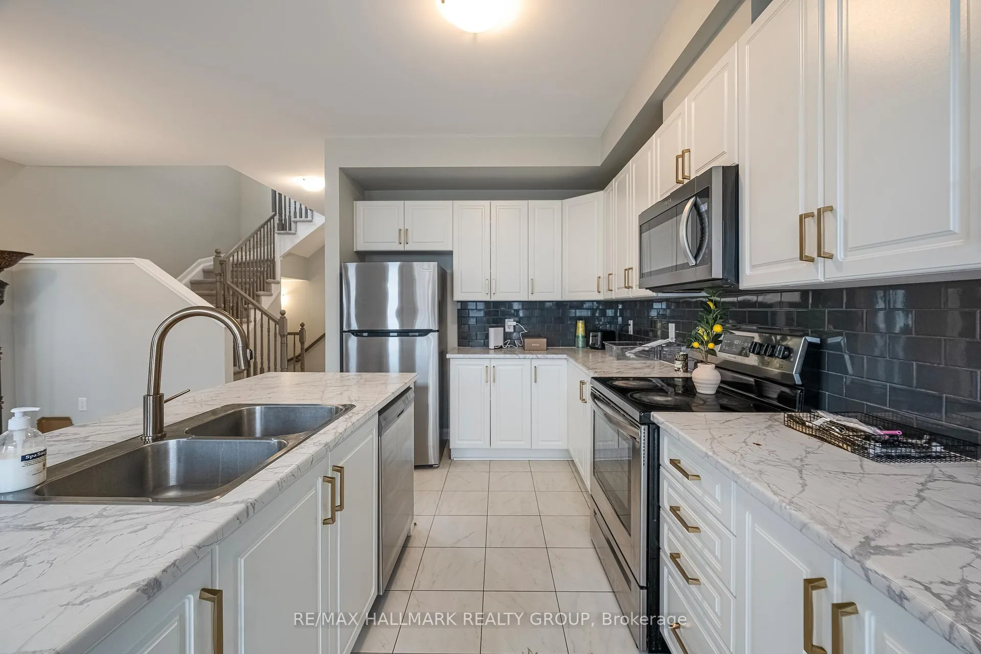 Photo 14 of 646 Hamsa Street, Ottawa, Barrhaven - Heritage Park — HOMEH