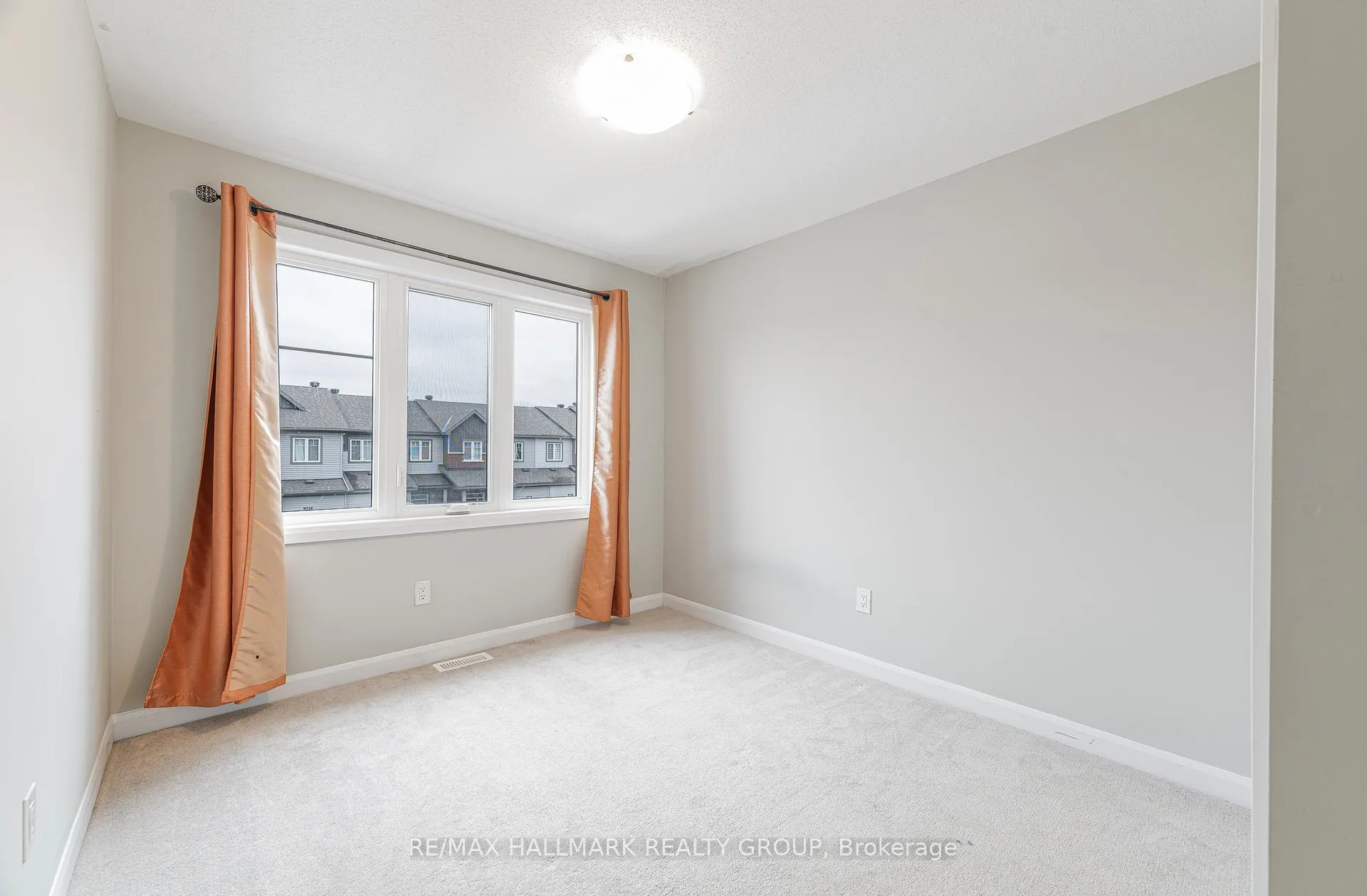 Photo 18 of 646 Hamsa Street, Ottawa, Barrhaven - Heritage Park — HOMEH