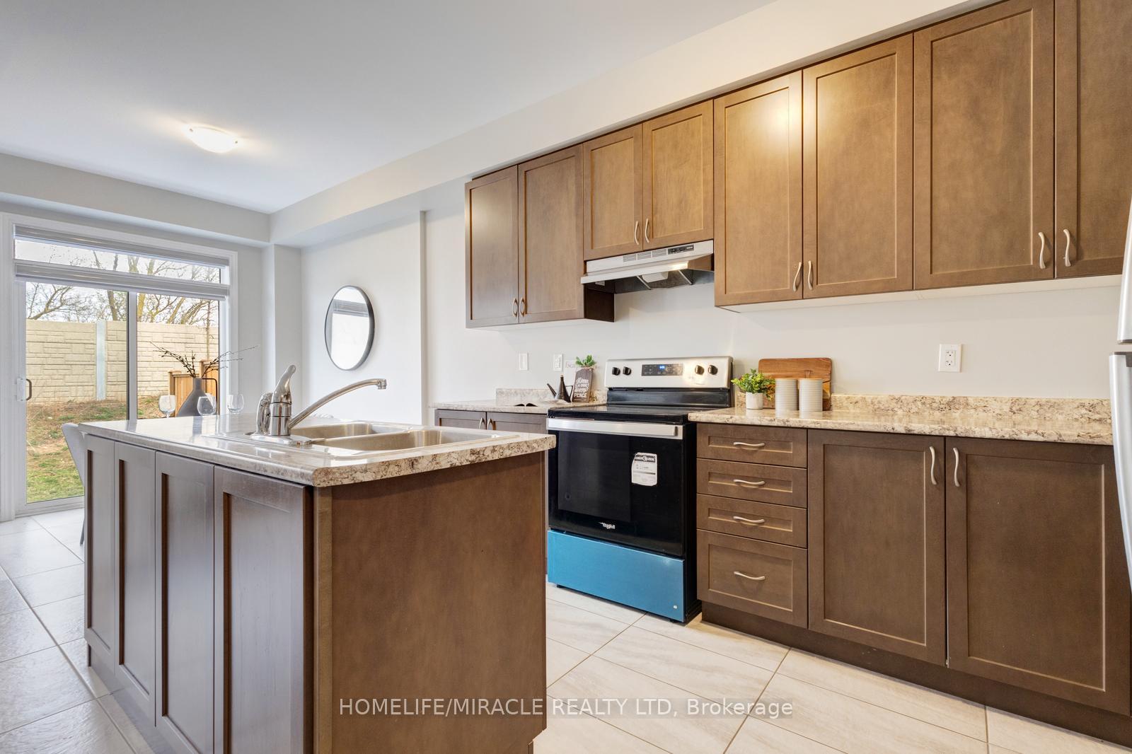 Photo 14 of Unit 54, 166 Deerpath Drive, Guelph, Willow West/Sugarbush/West Acres — HOMEH
