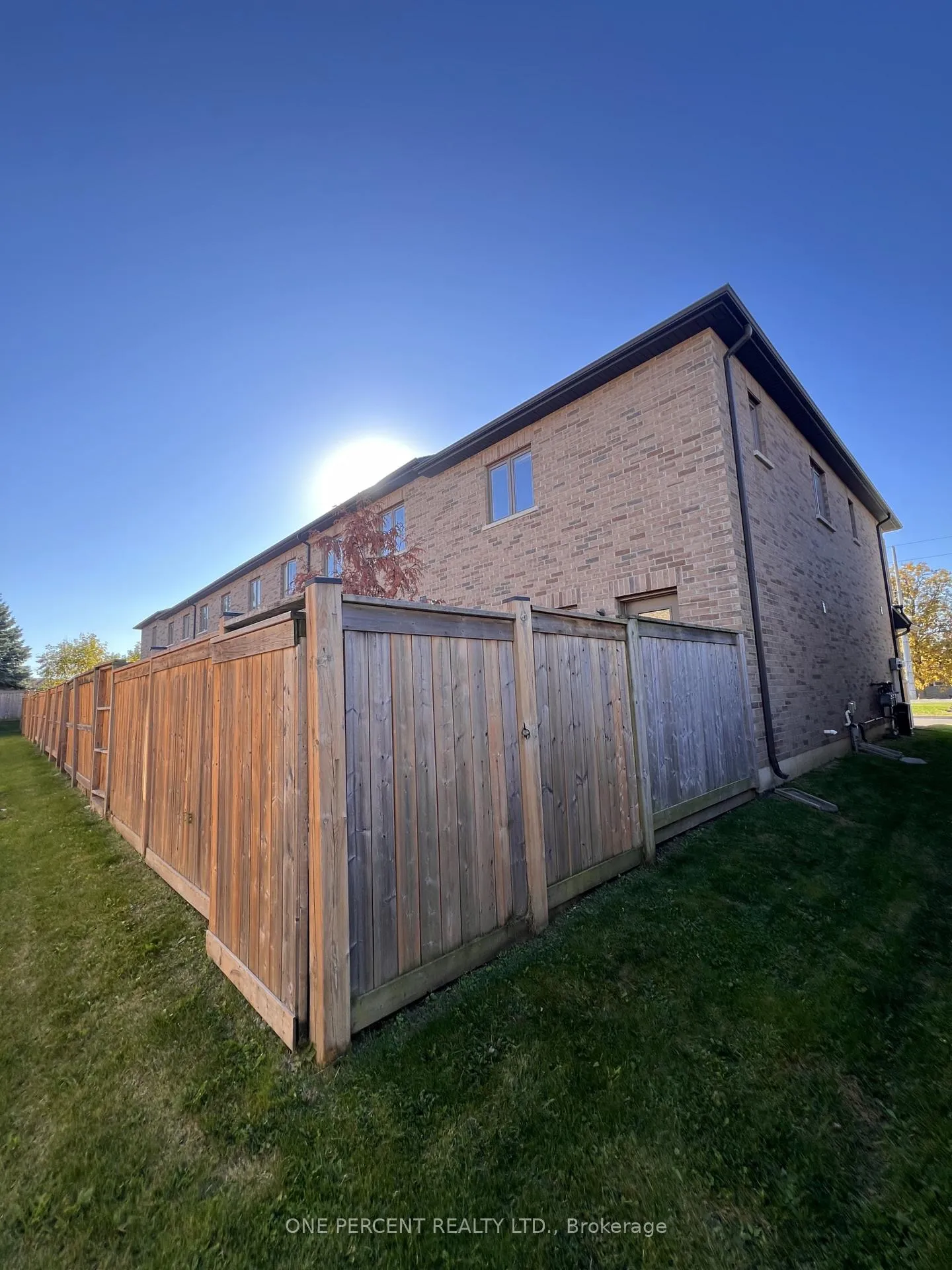 Photo 2 of 1165 West 5th Street, Hamilton, Mewburn — HOMEH