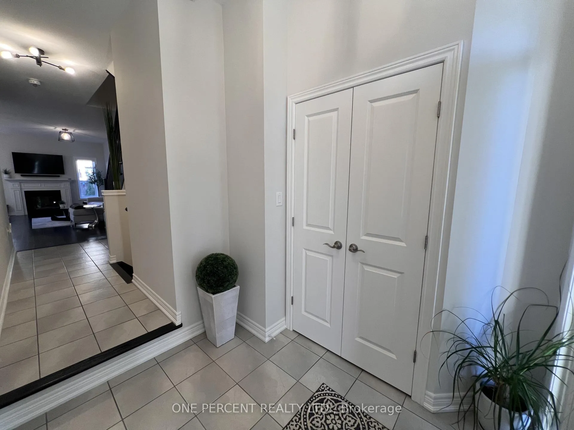 Photo 5 of 1165 West 5th Street, Hamilton, Mewburn — HOMEH